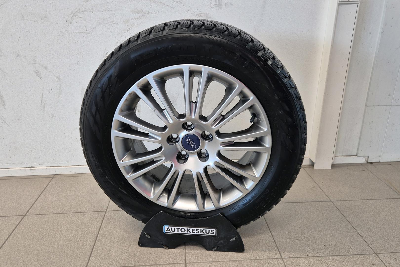 FORD Kuga 23