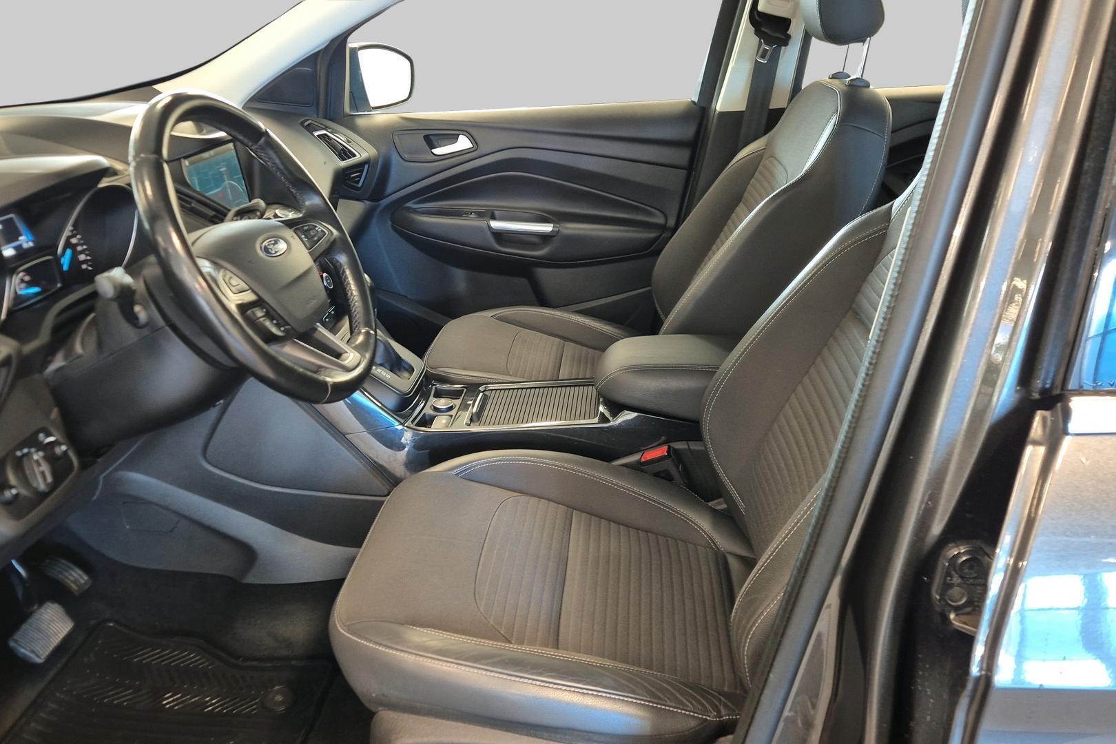 FORD Kuga 9