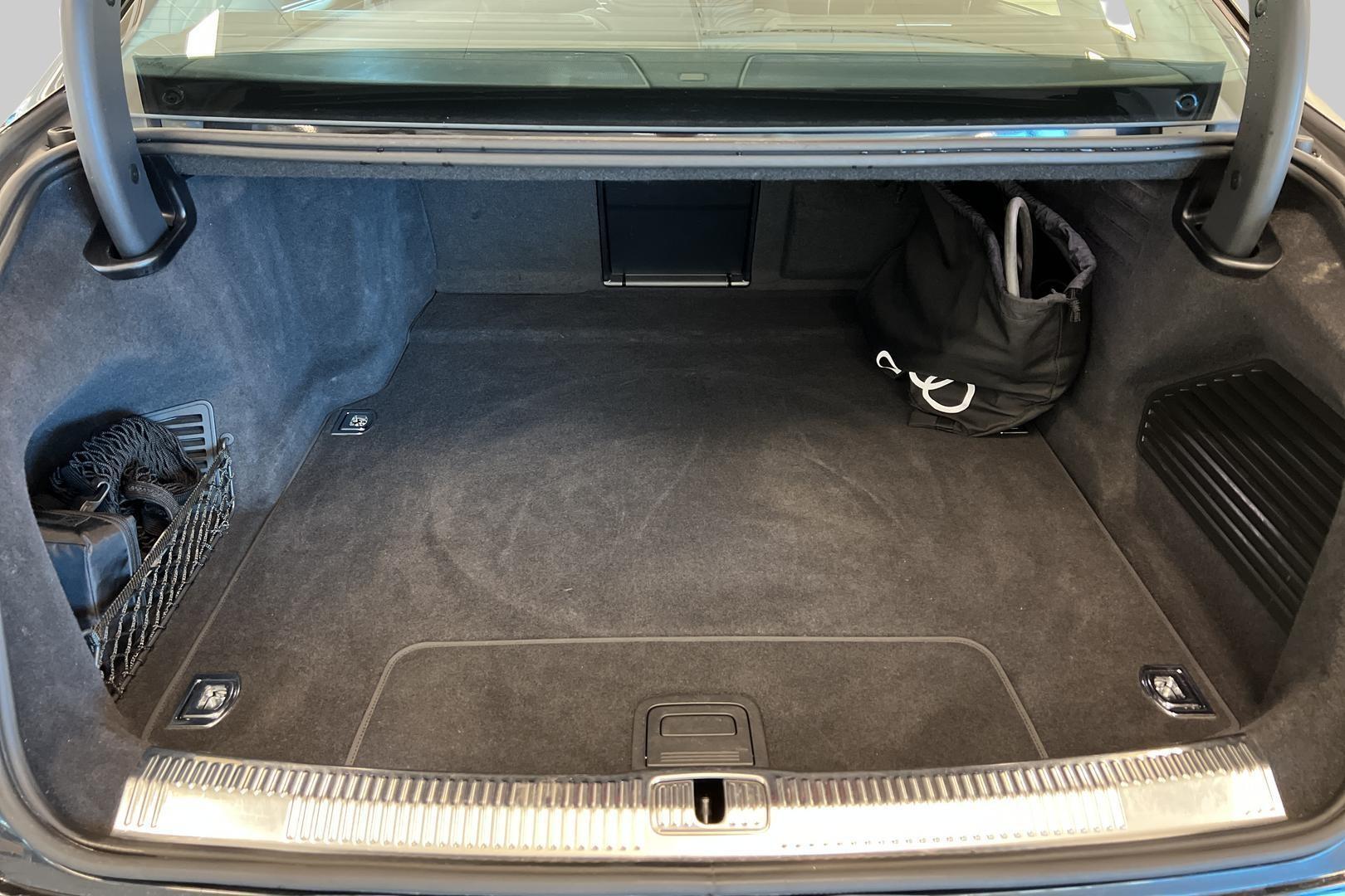AUDI A8 2021