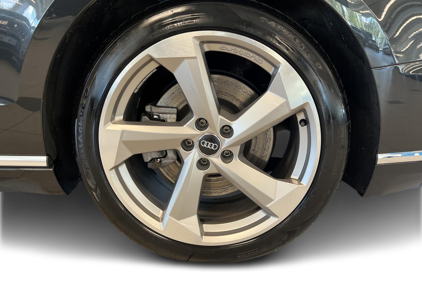 AUDI A8 2021