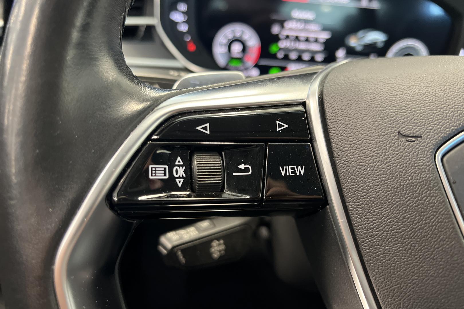 AUDI A8 2021