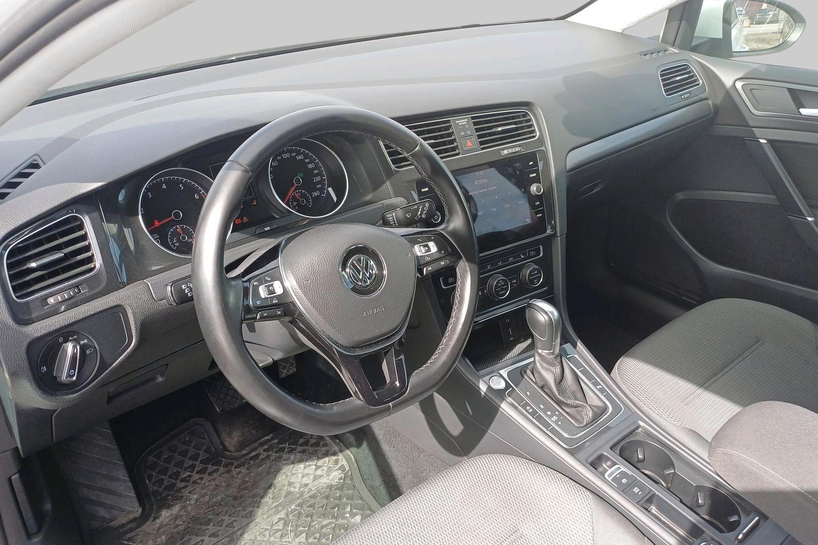 VOLKSWAGEN Golf 2017