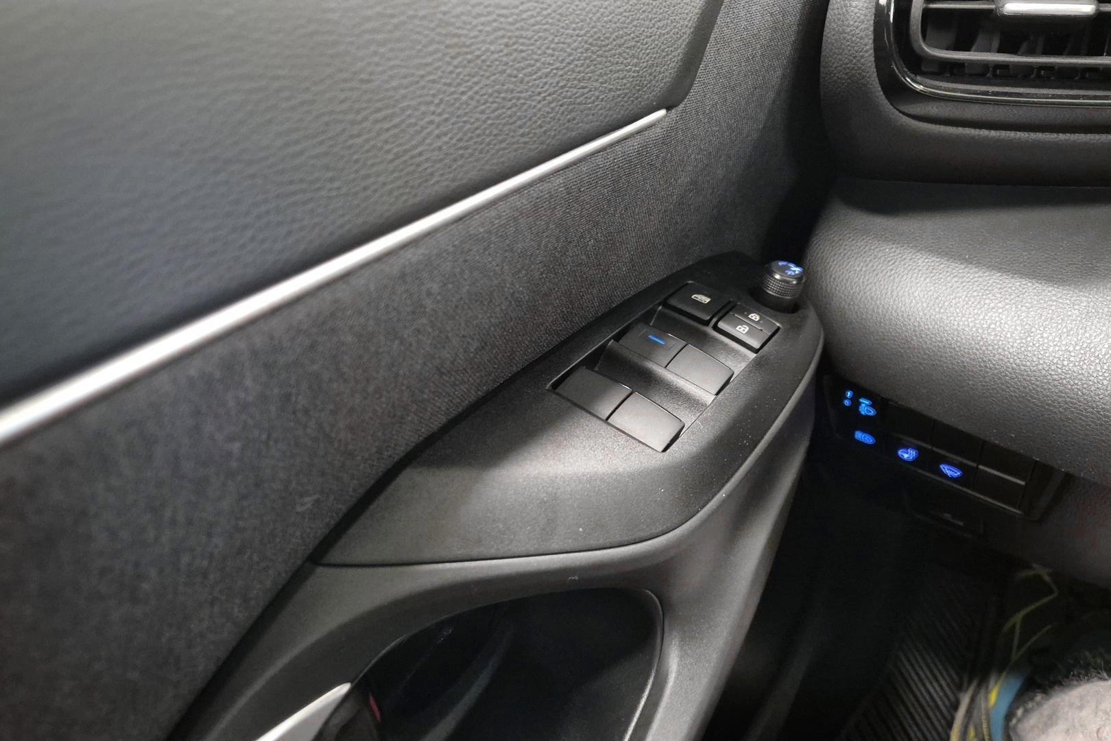 TOYOTA Yaris Cross 2023