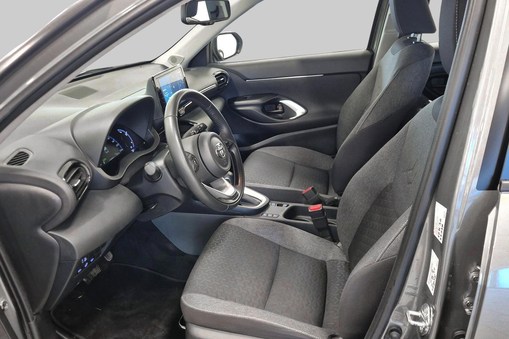 TOYOTA Yaris Cross 2023