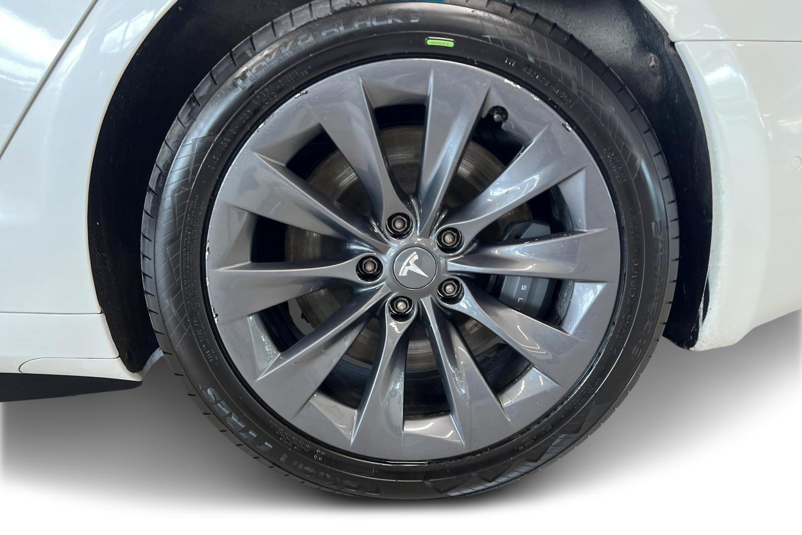 TESLA Model S 2020