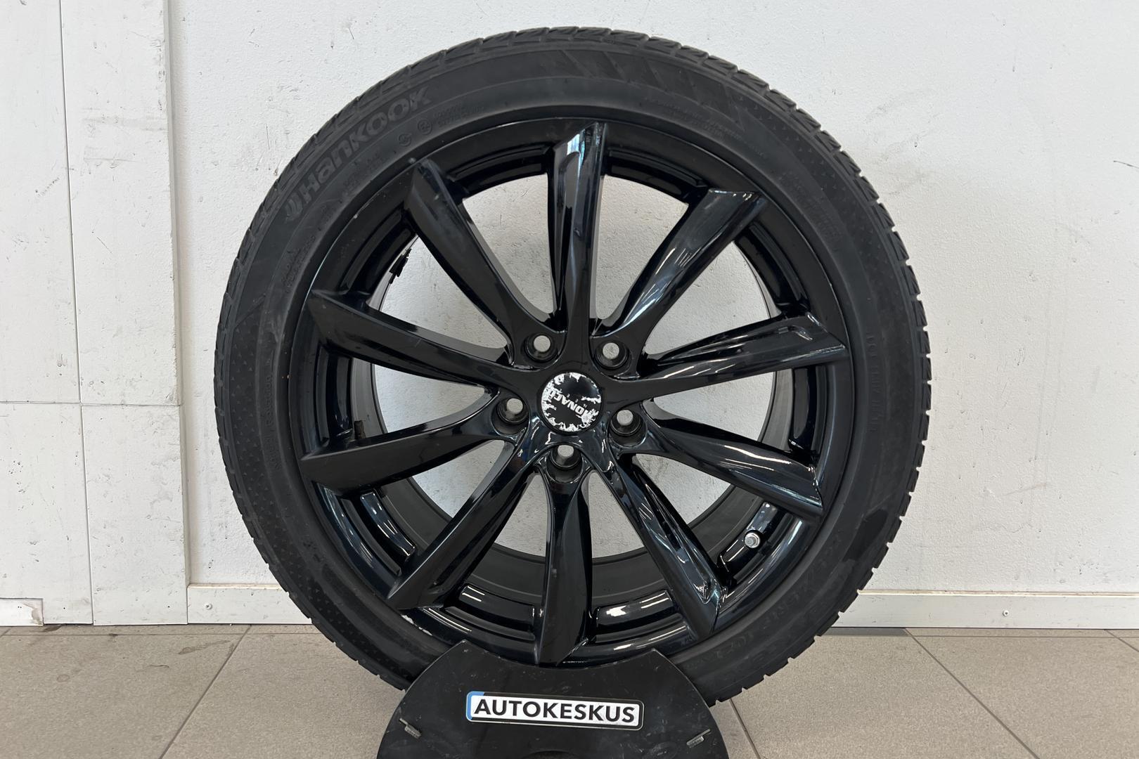 TESLA Model S 2020