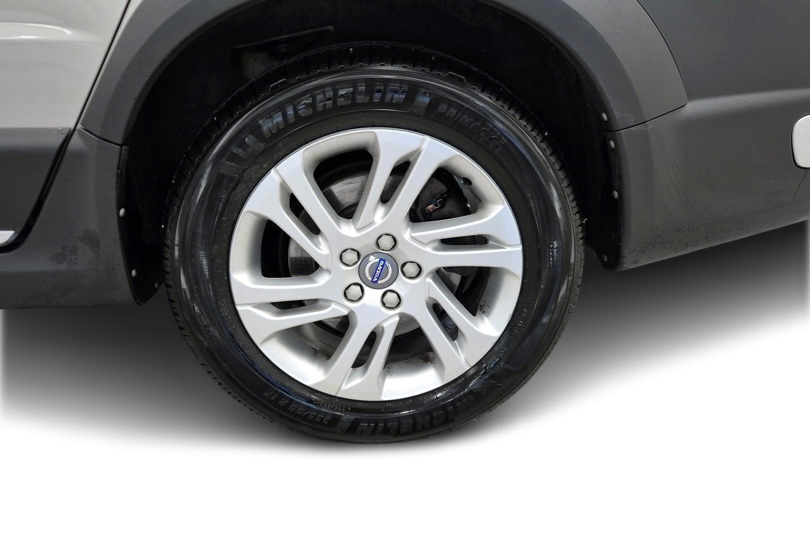 VOLVO XC70 13