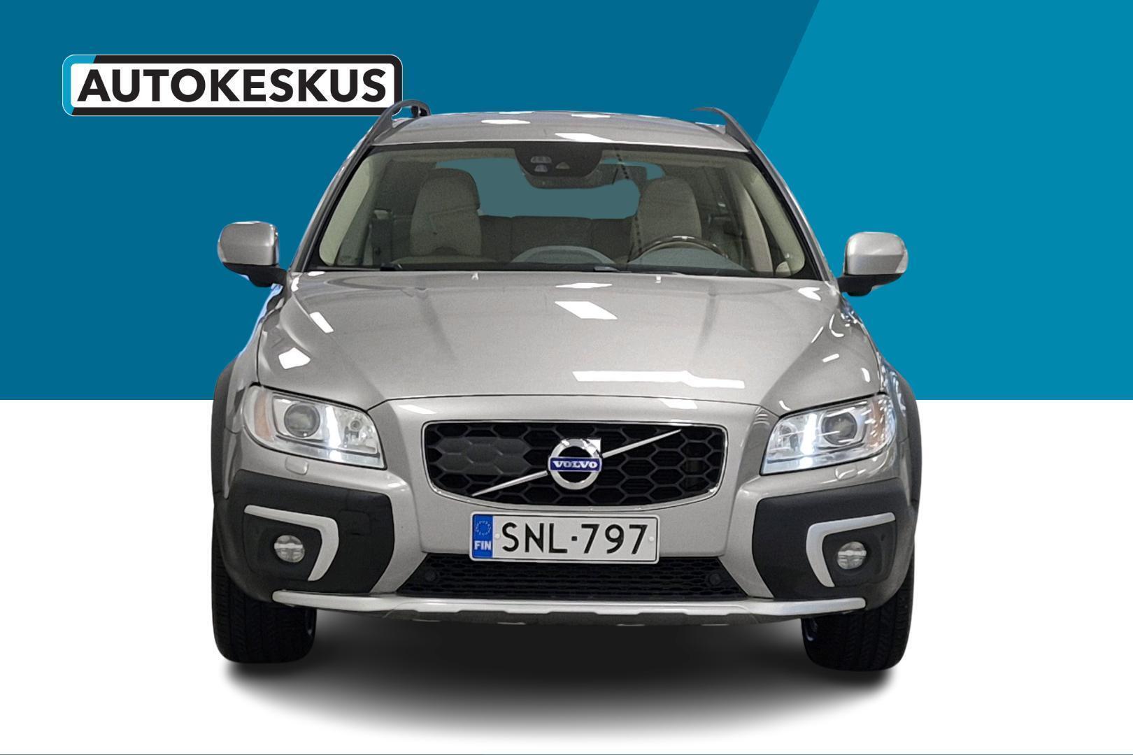 VOLVO XC70 2