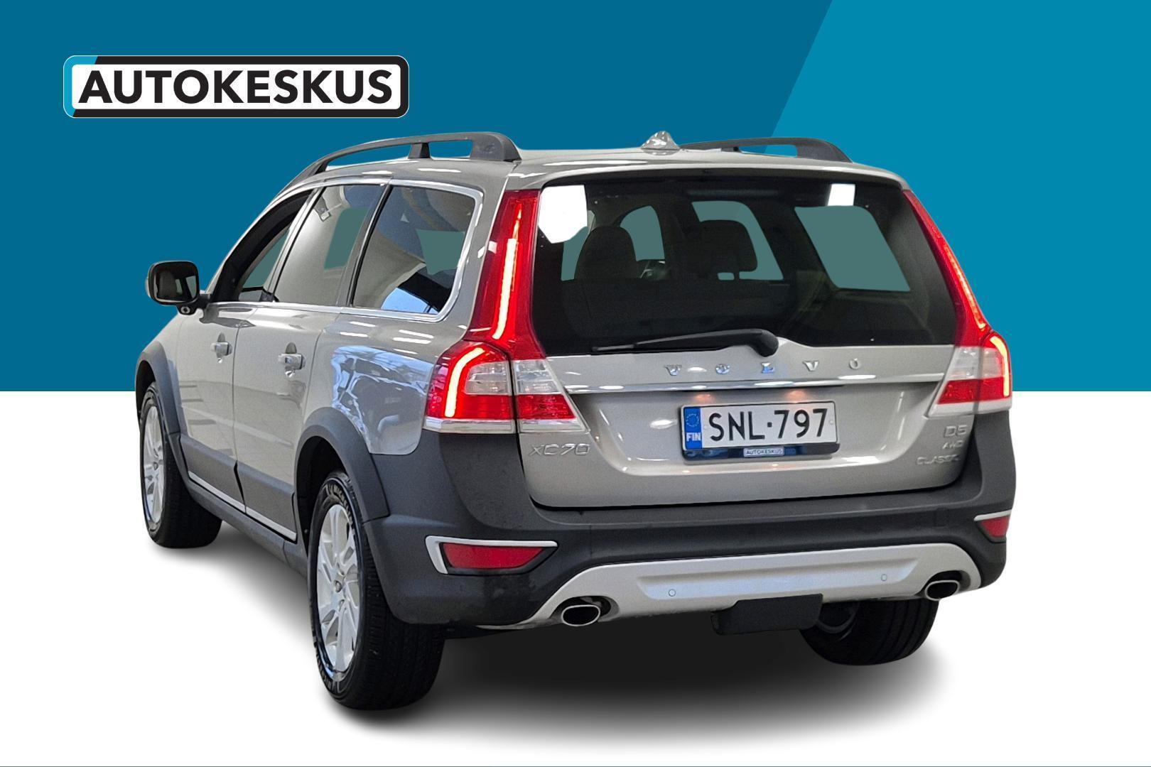 VOLVO XC70 7