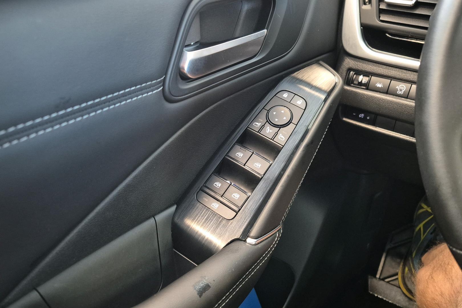 NISSAN Qashqai 2024