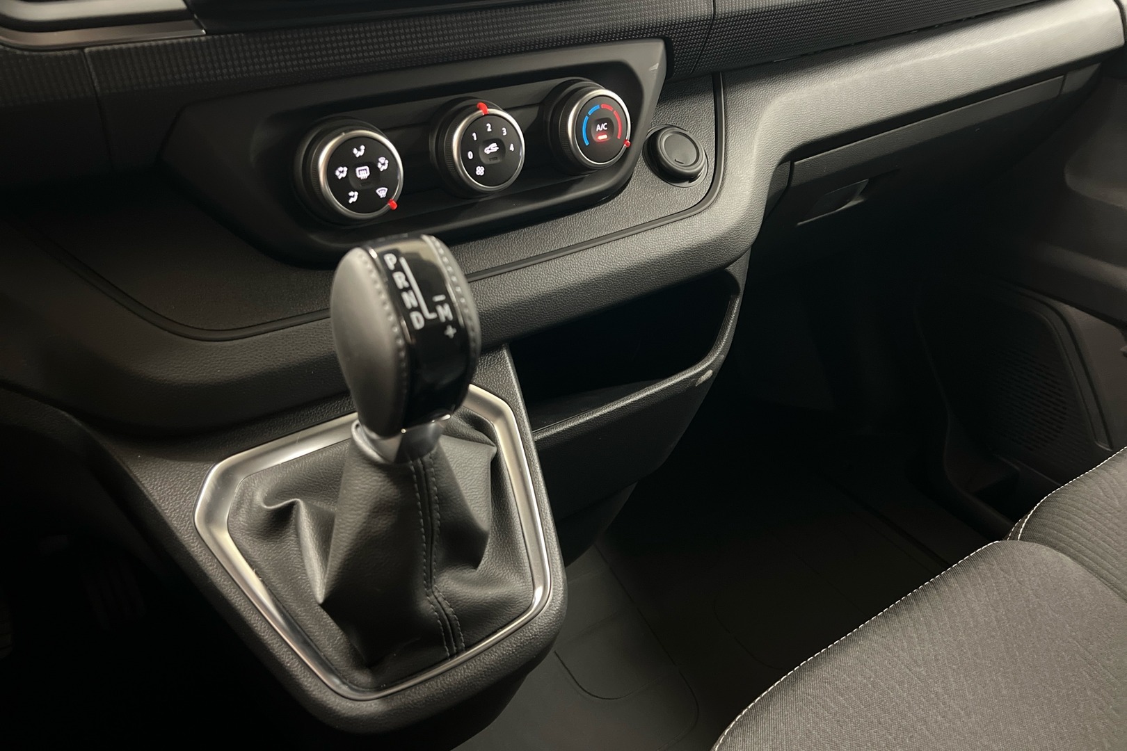 NISSAN Primastar 2025