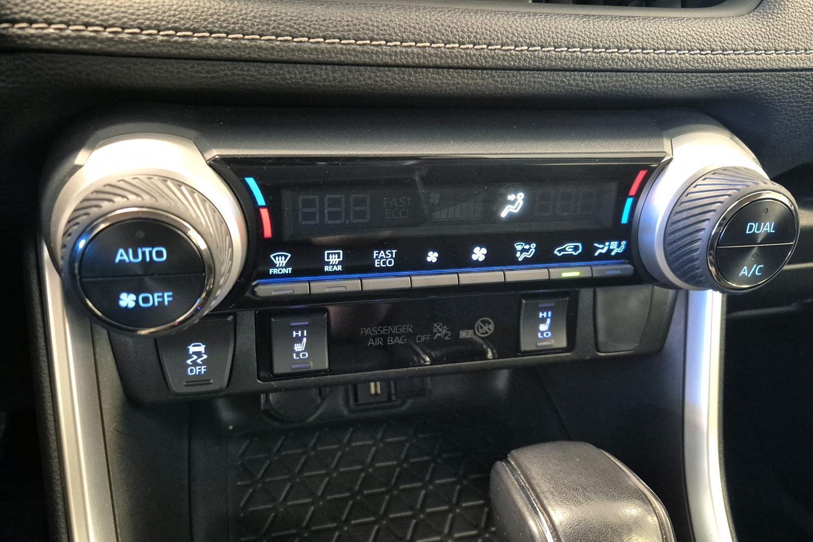 TOYOTA RAV4 16