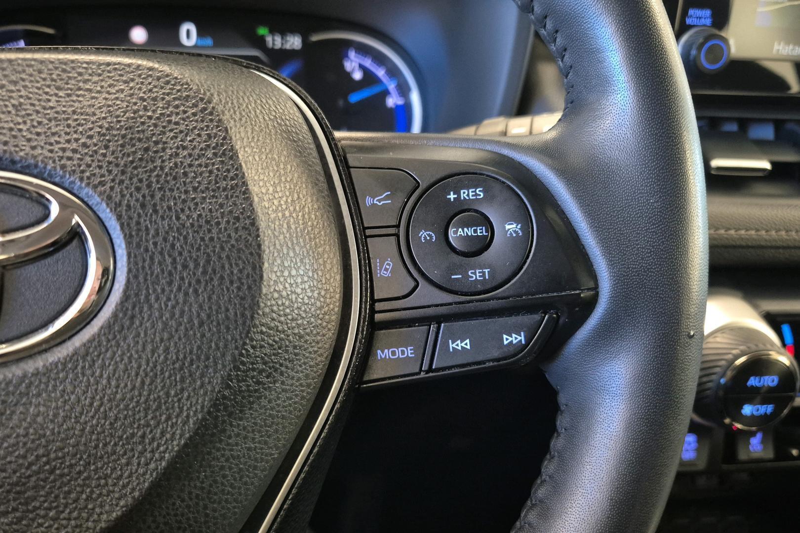 TOYOTA RAV4 18