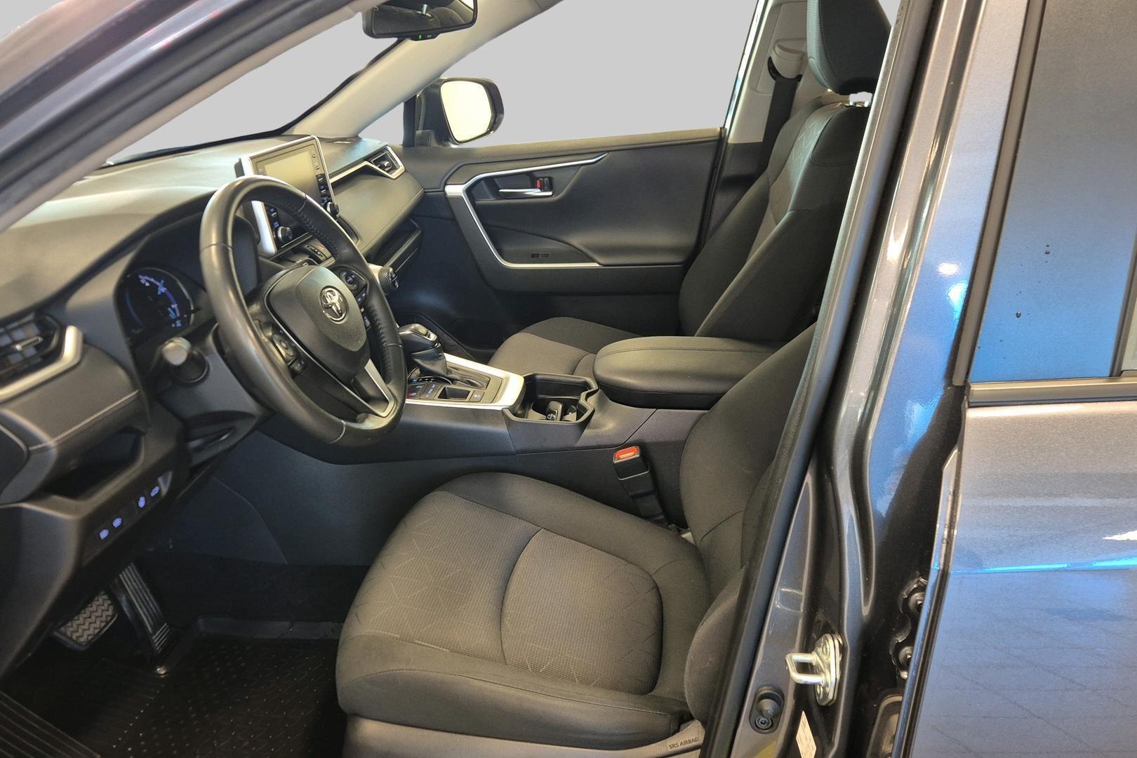 TOYOTA RAV4 9