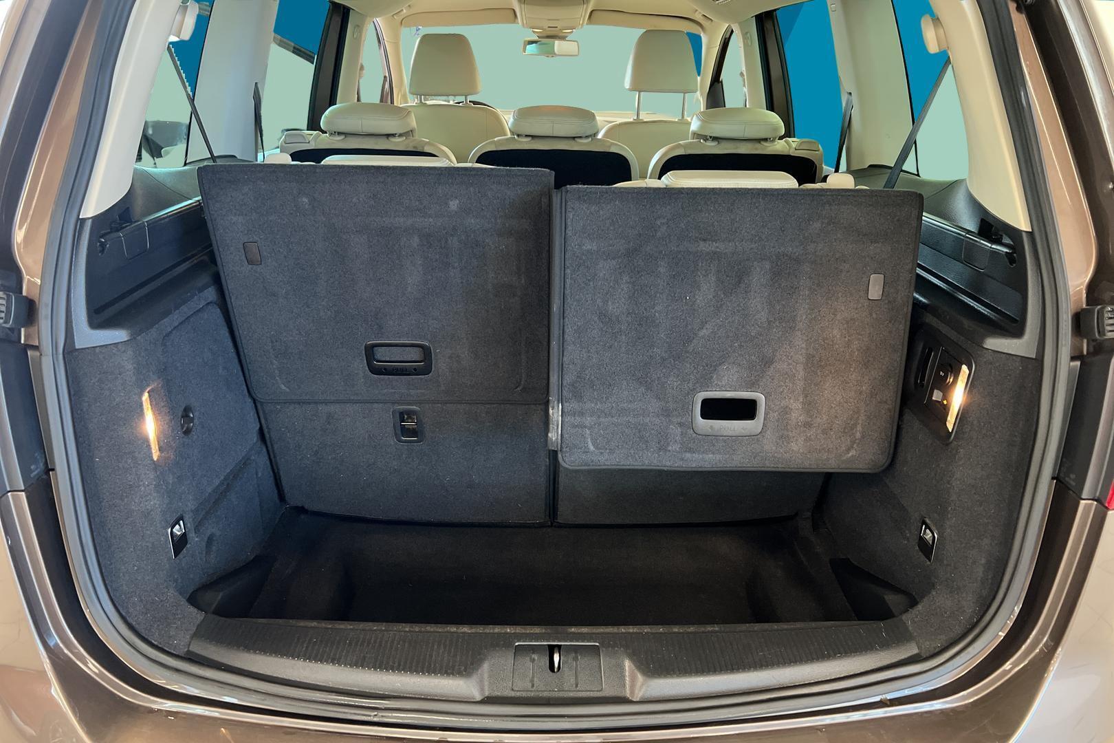 VOLKSWAGEN Sharan 2011