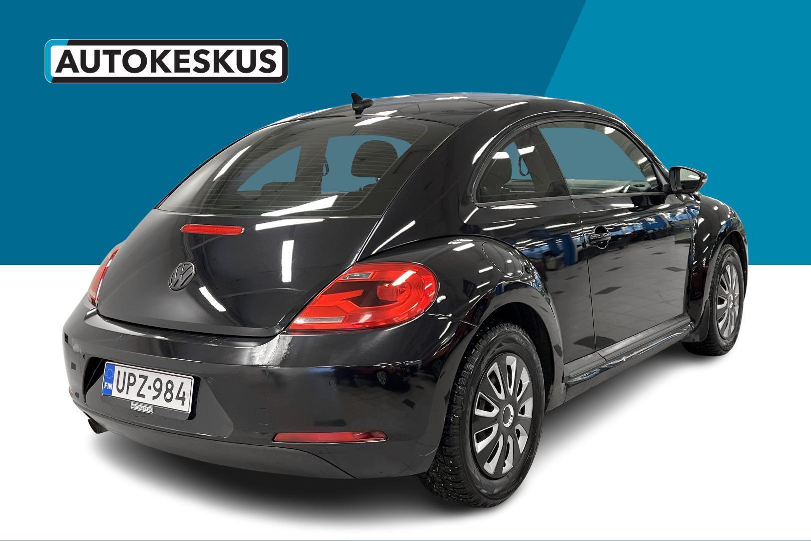 VOLKSWAGEN Beetle 2012