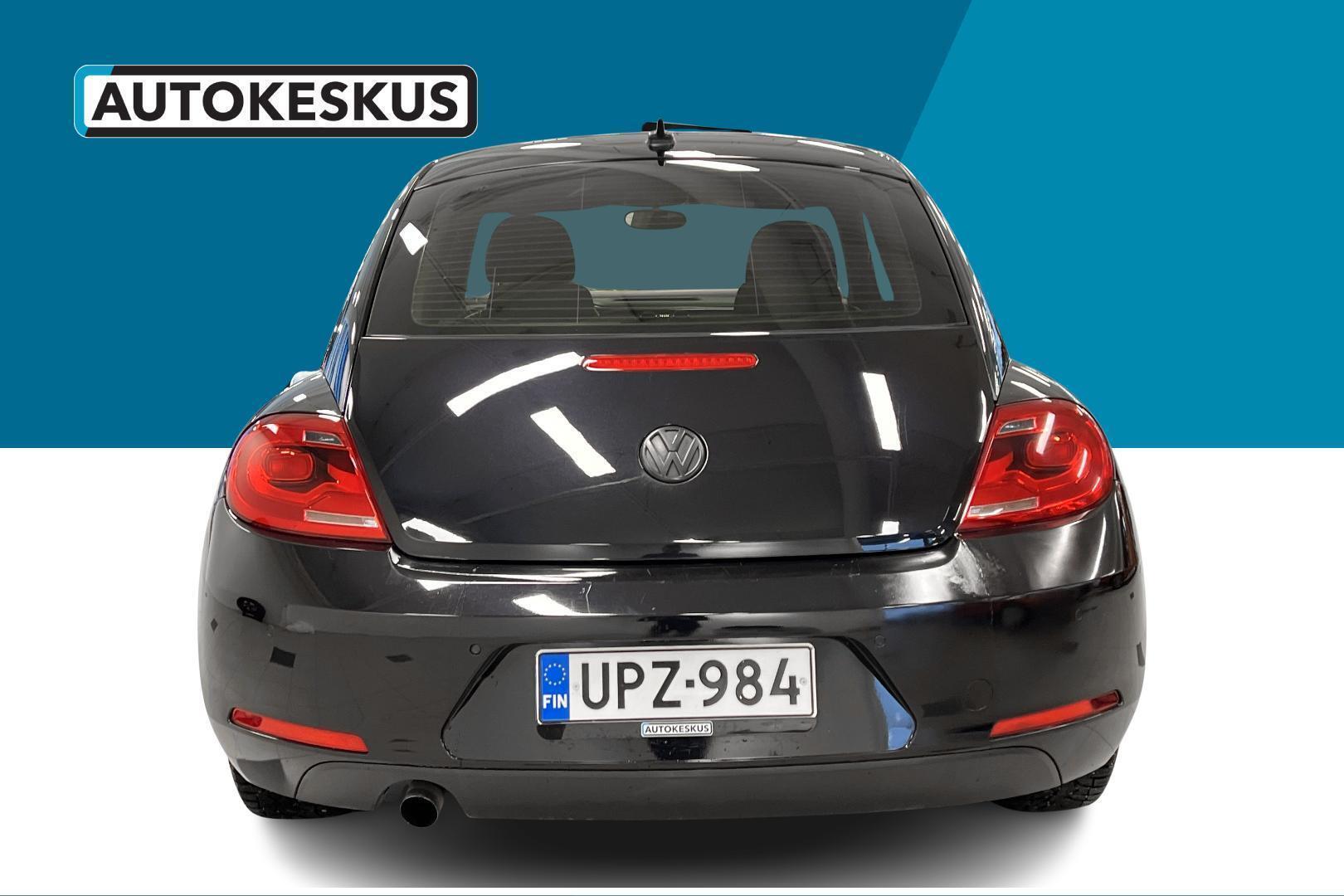 VOLKSWAGEN Beetle 2012