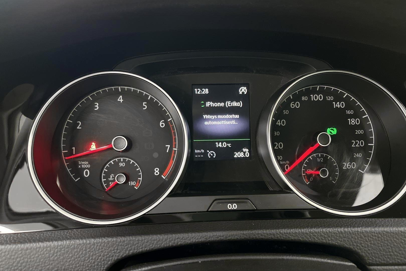 VOLKSWAGEN Golf 2015