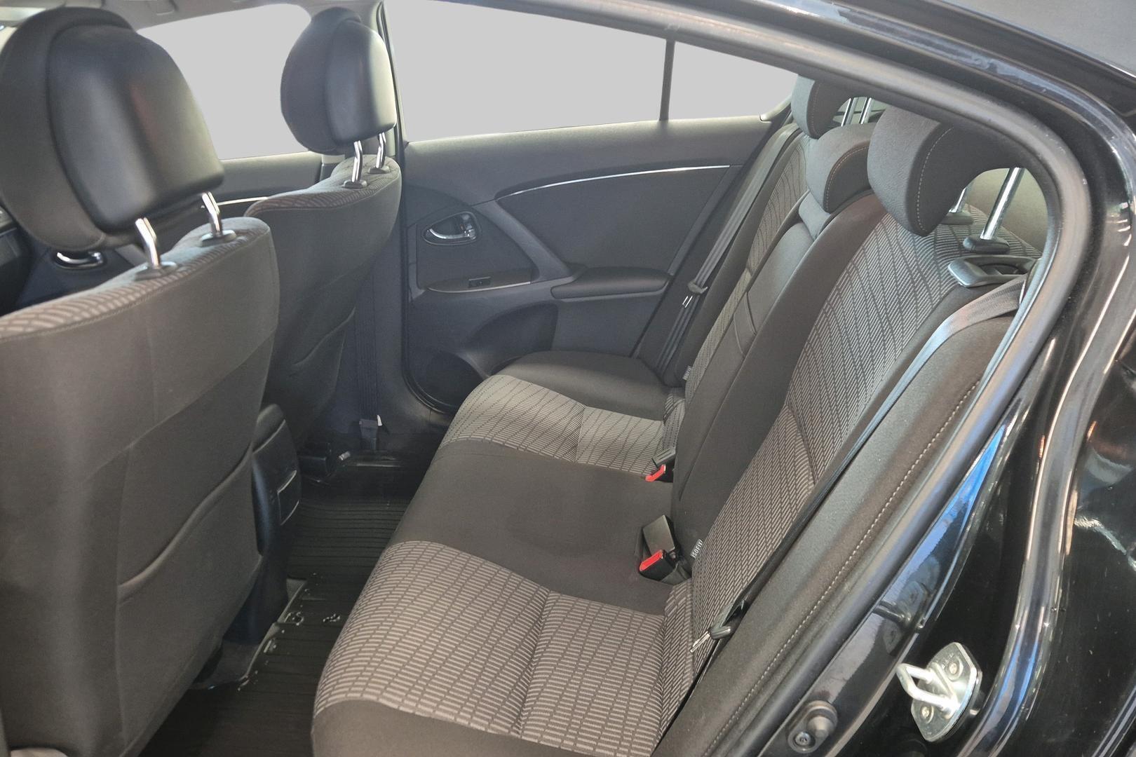 TOYOTA Avensis 2011