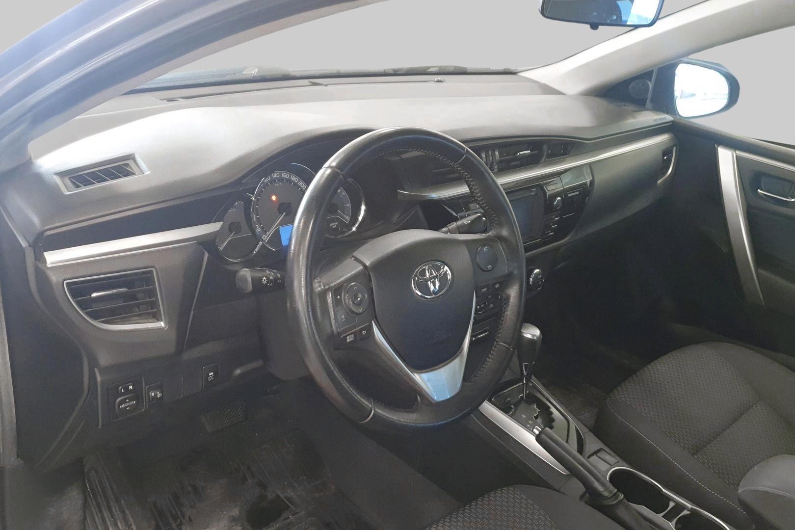 TOYOTA Corolla 2014