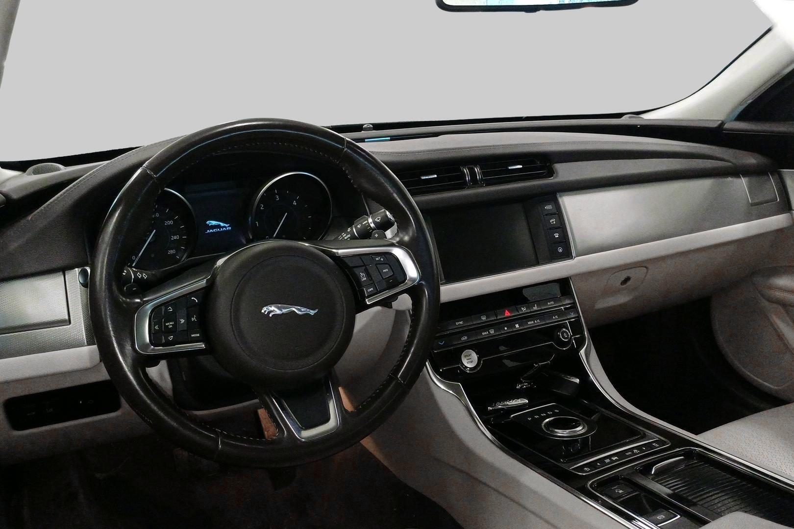 JAGUAR XF 2018