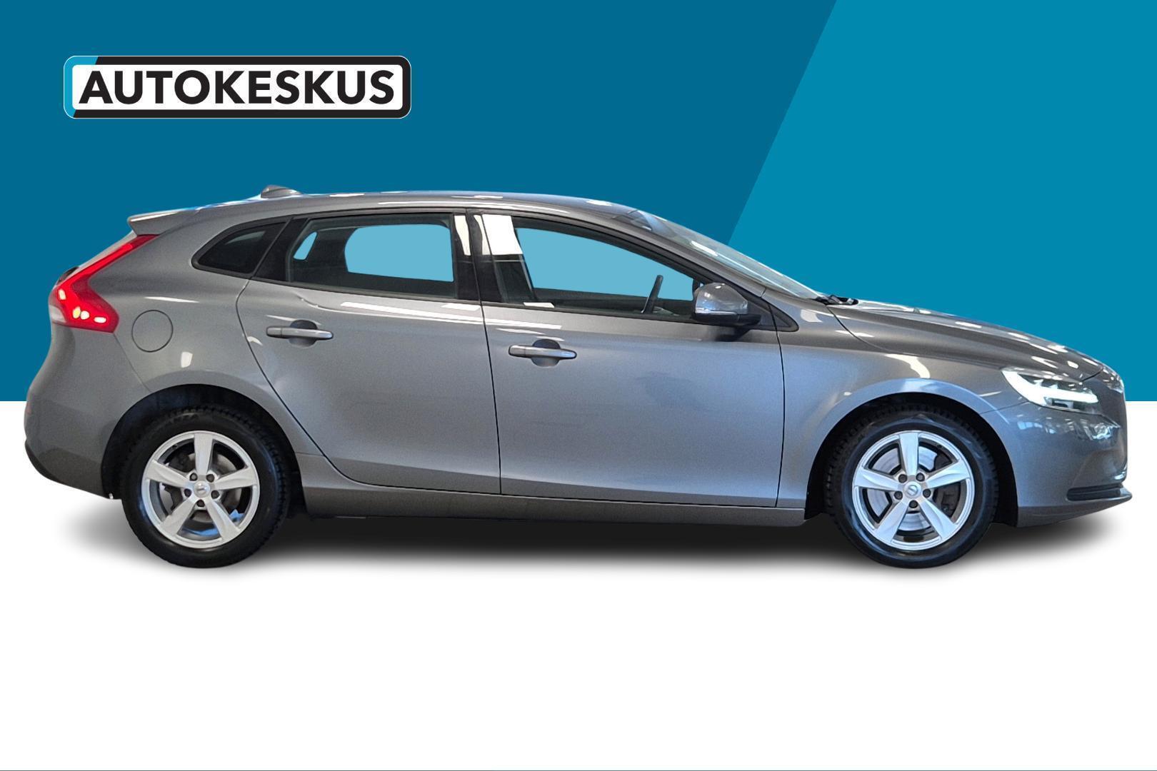 VOLVO V40 2018