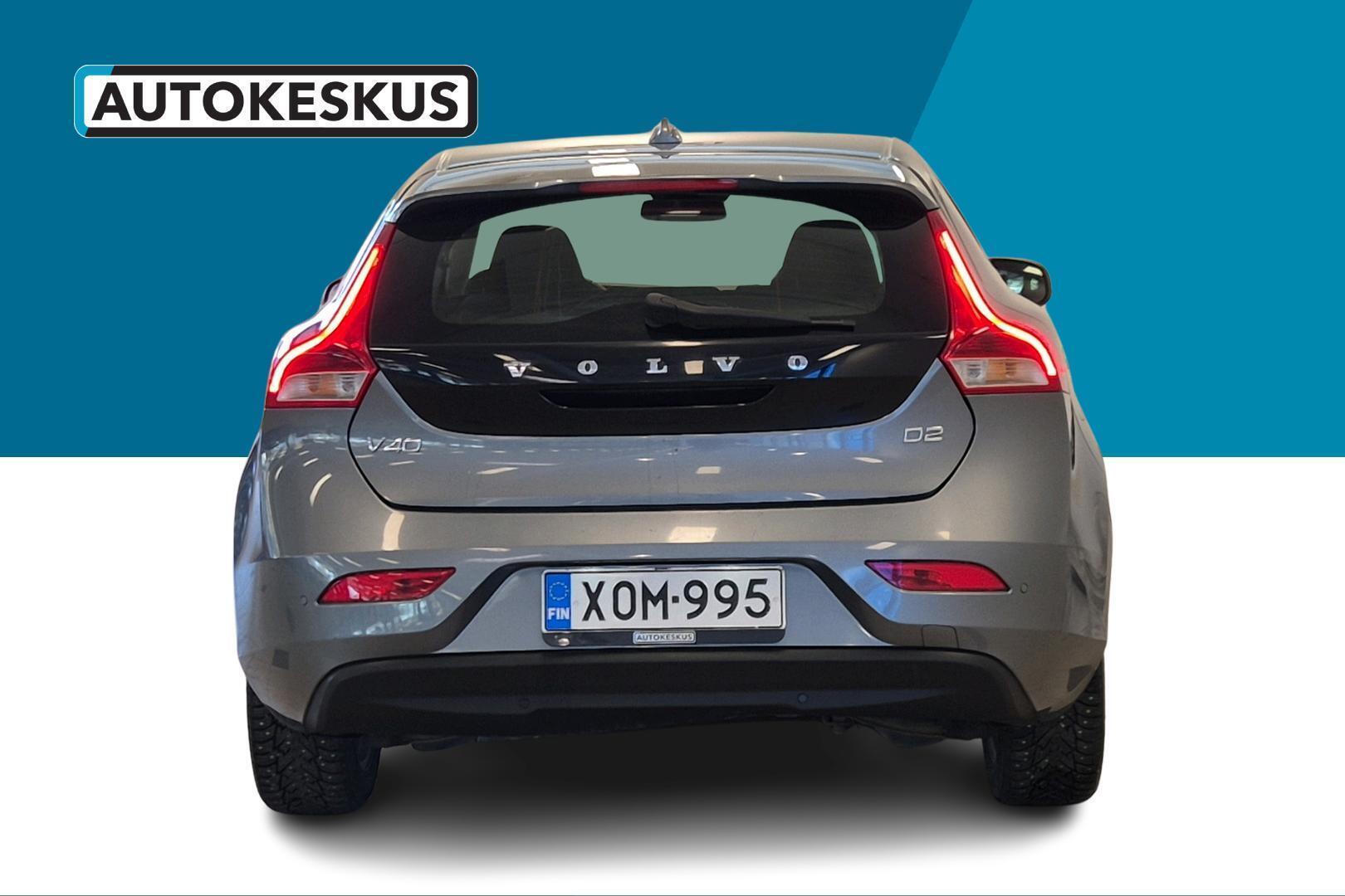 VOLVO V40 2018