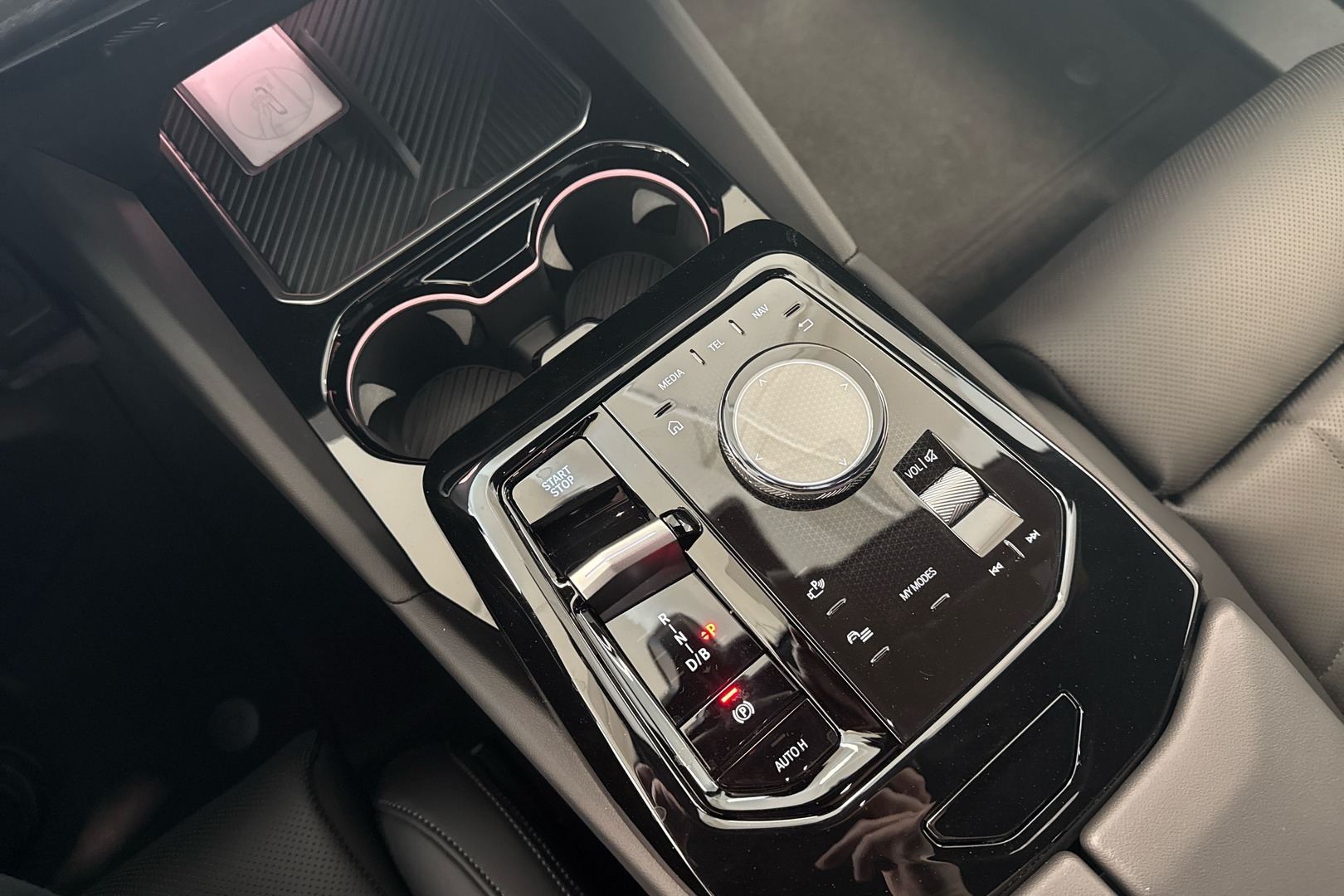 BMW i5 2025