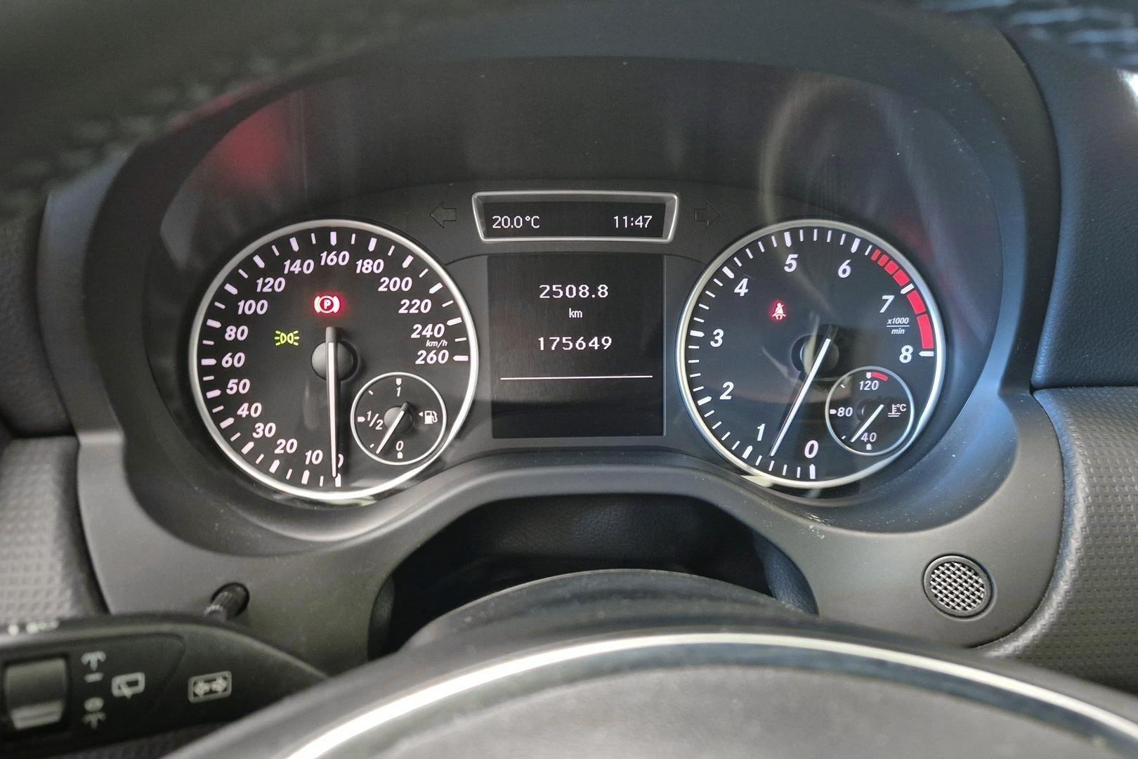 MERCEDES-BENZ A 2013