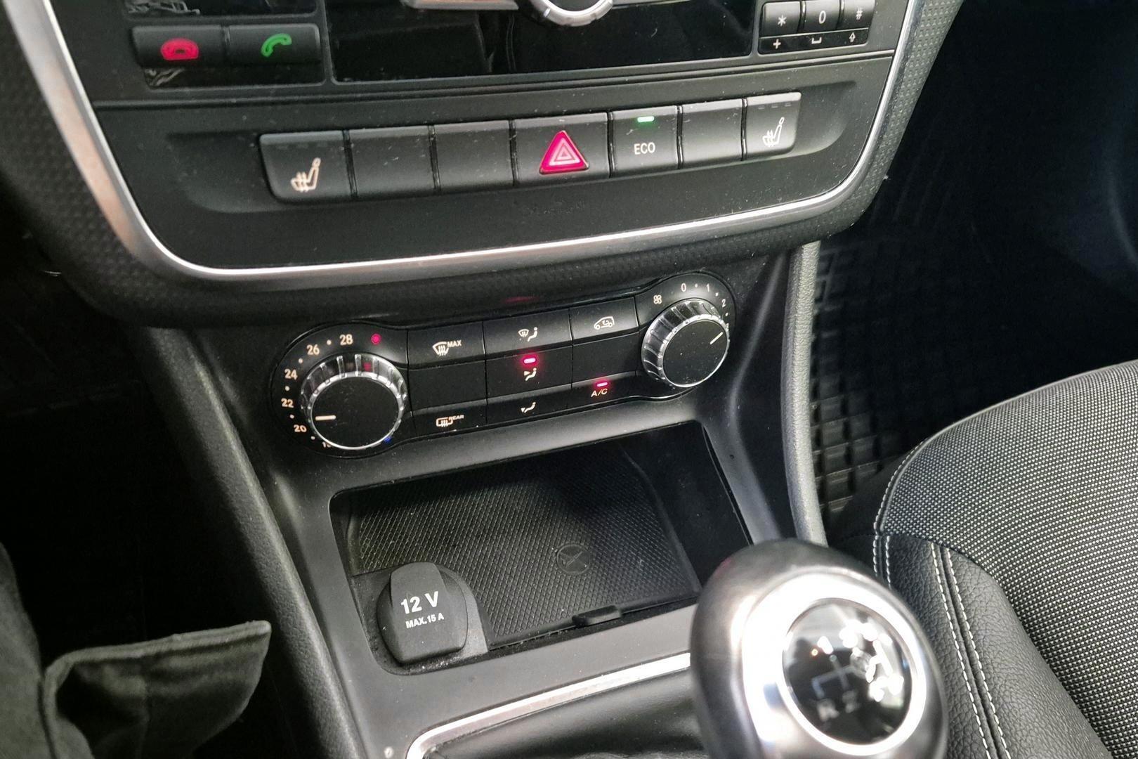 MERCEDES-BENZ A 2013