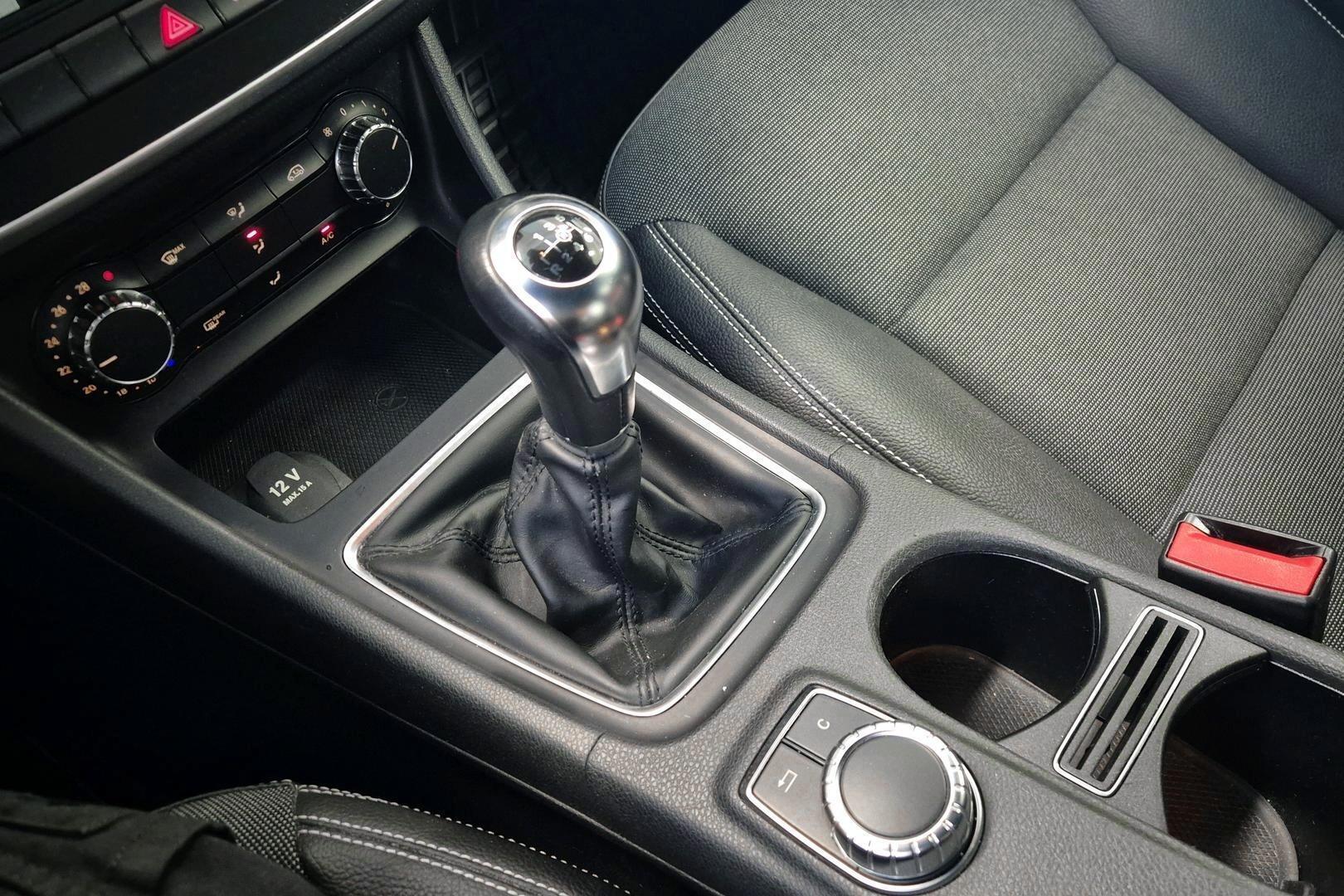 MERCEDES-BENZ A 2013