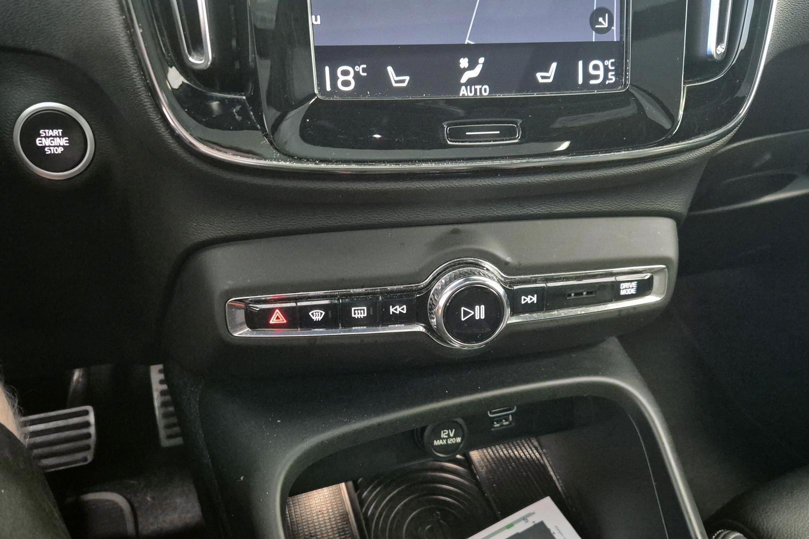 VOLVO XC40 2018