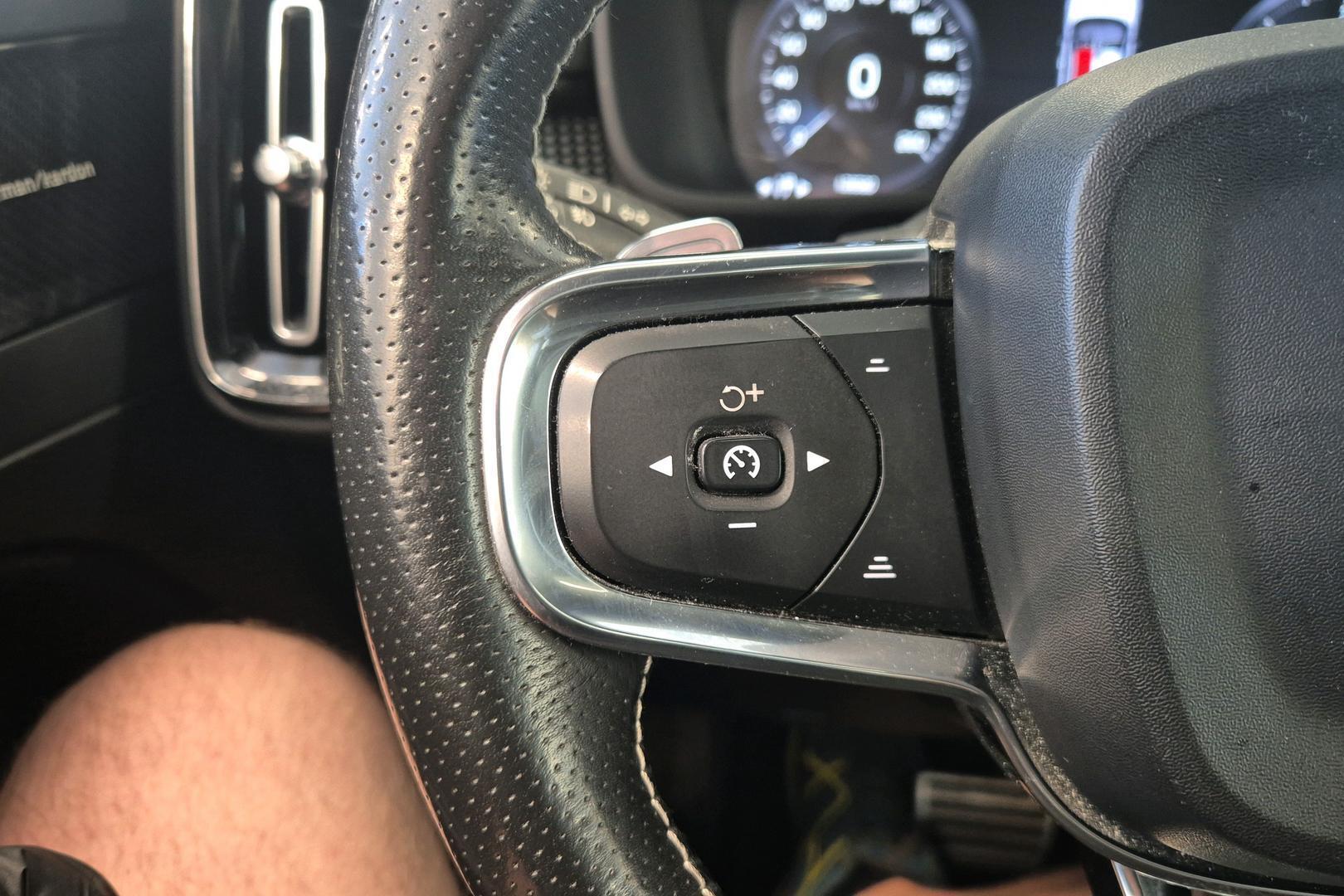 VOLVO XC40 2018