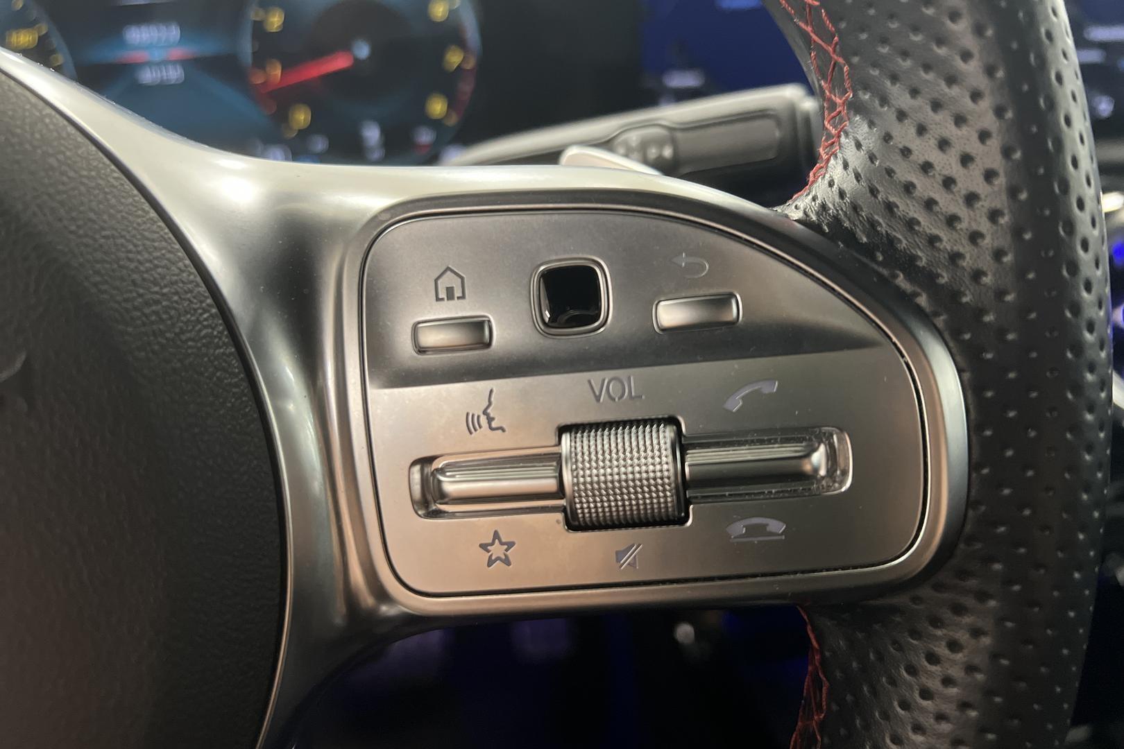 MERCEDES-BENZ A 2022