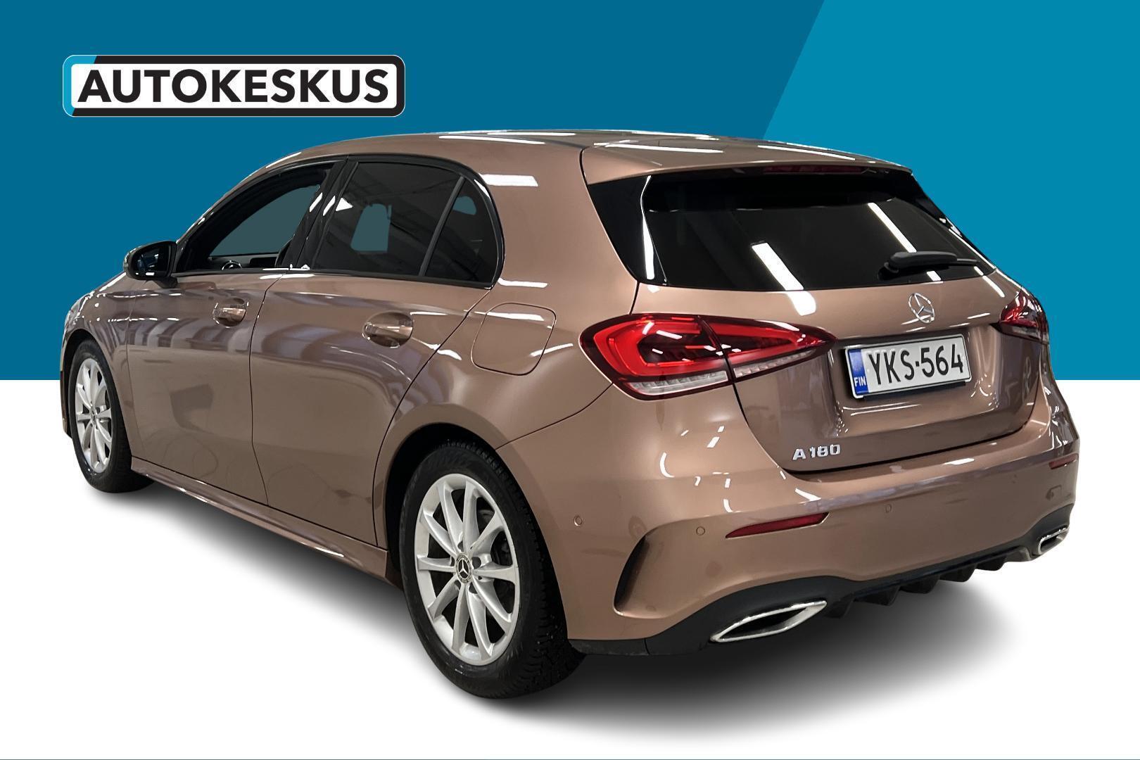 MERCEDES-BENZ A 2022