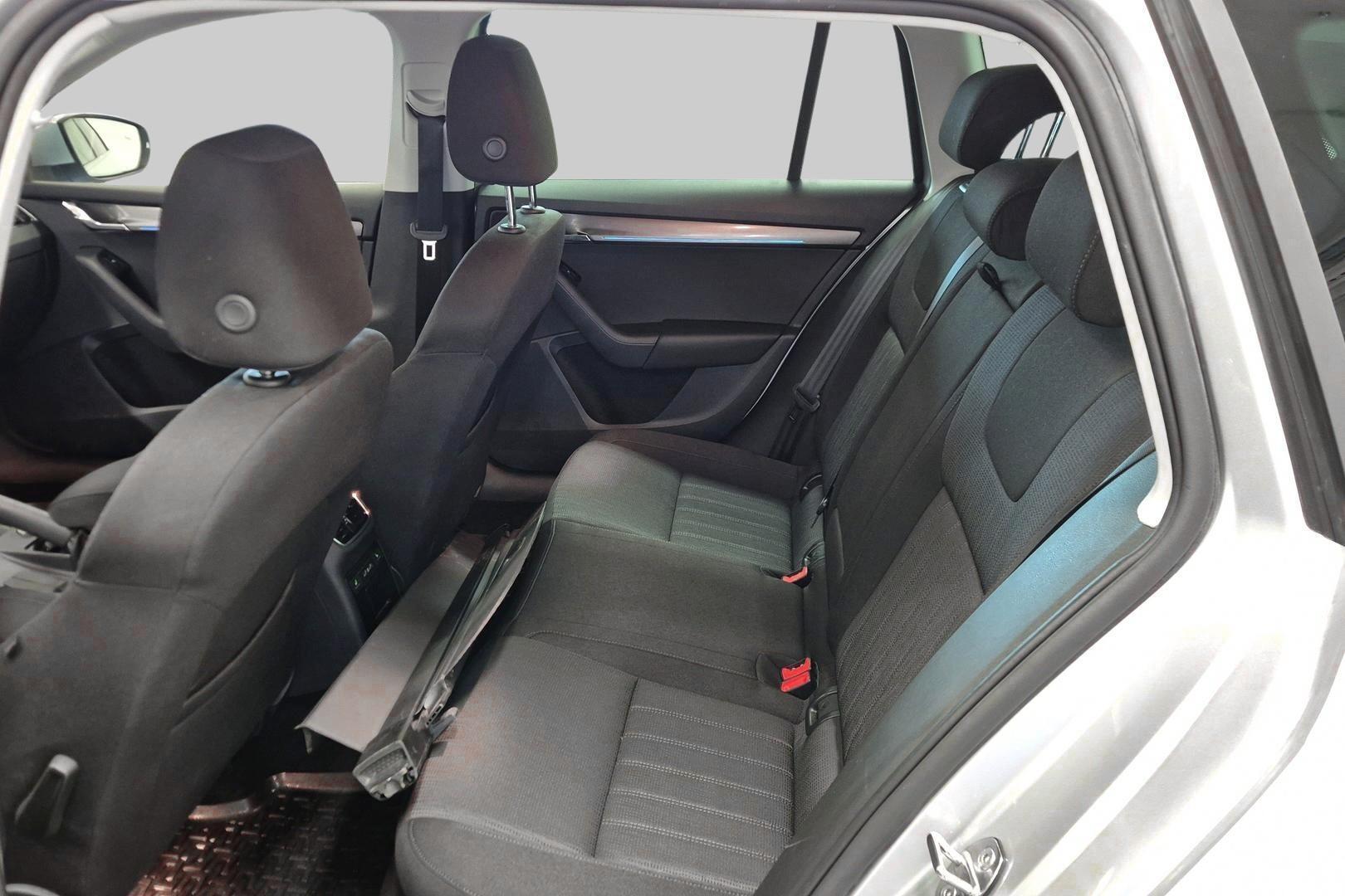 SKODA Octavia 10
