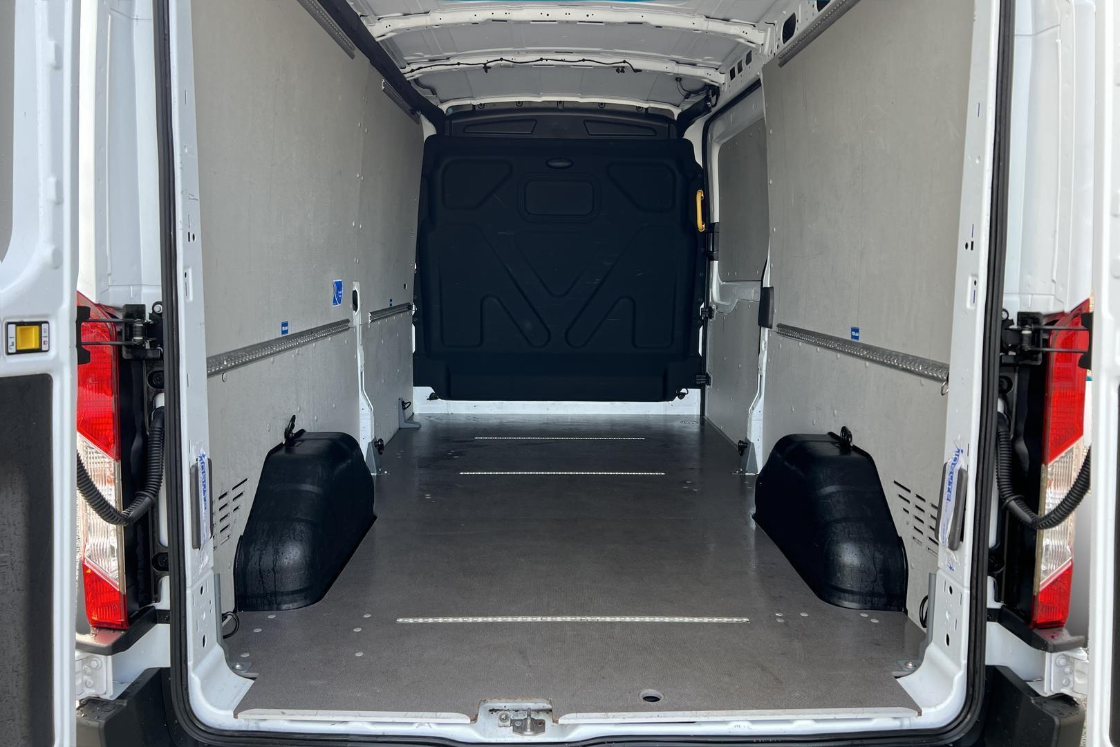 FORD TRANSIT 2023