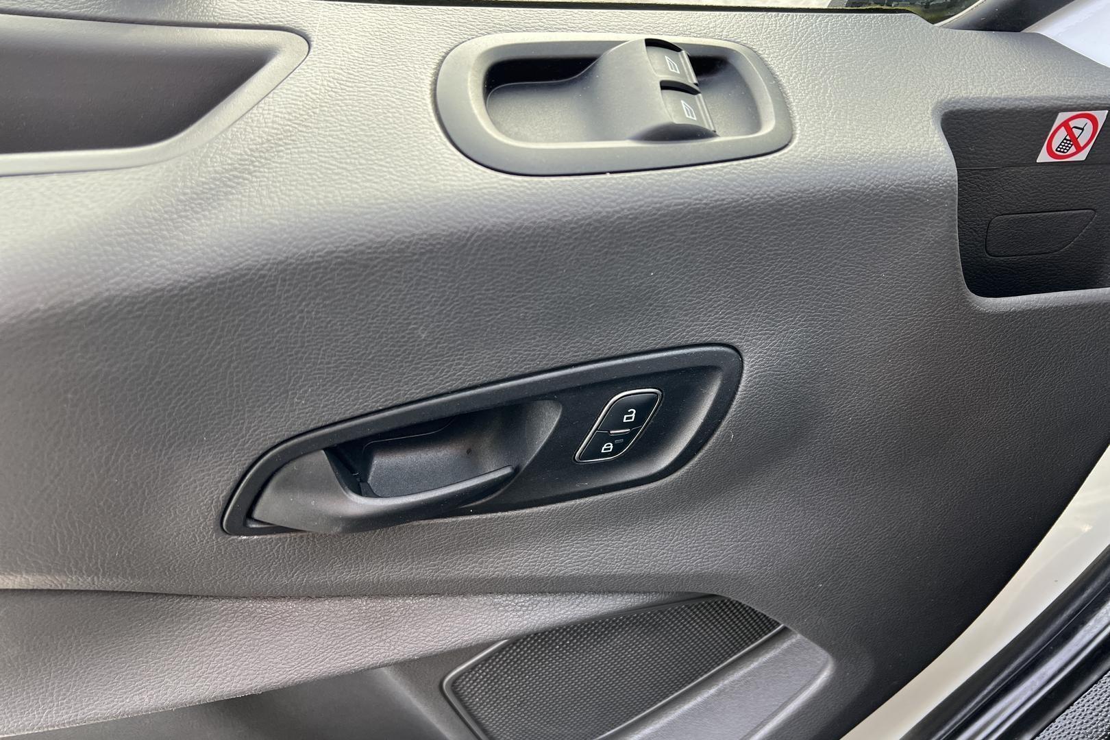 FORD TRANSIT 2023