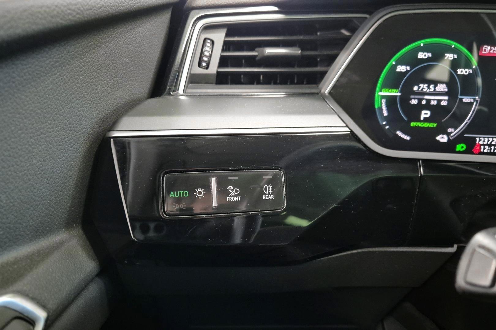 AUDI E-TRON 2021