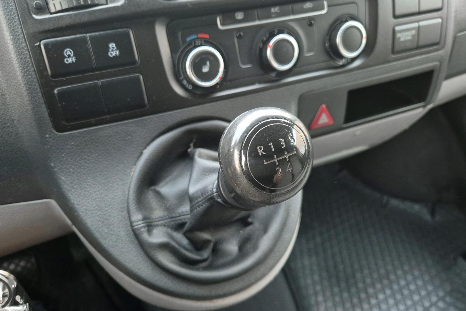 VOLKSWAGEN Transporter 2013