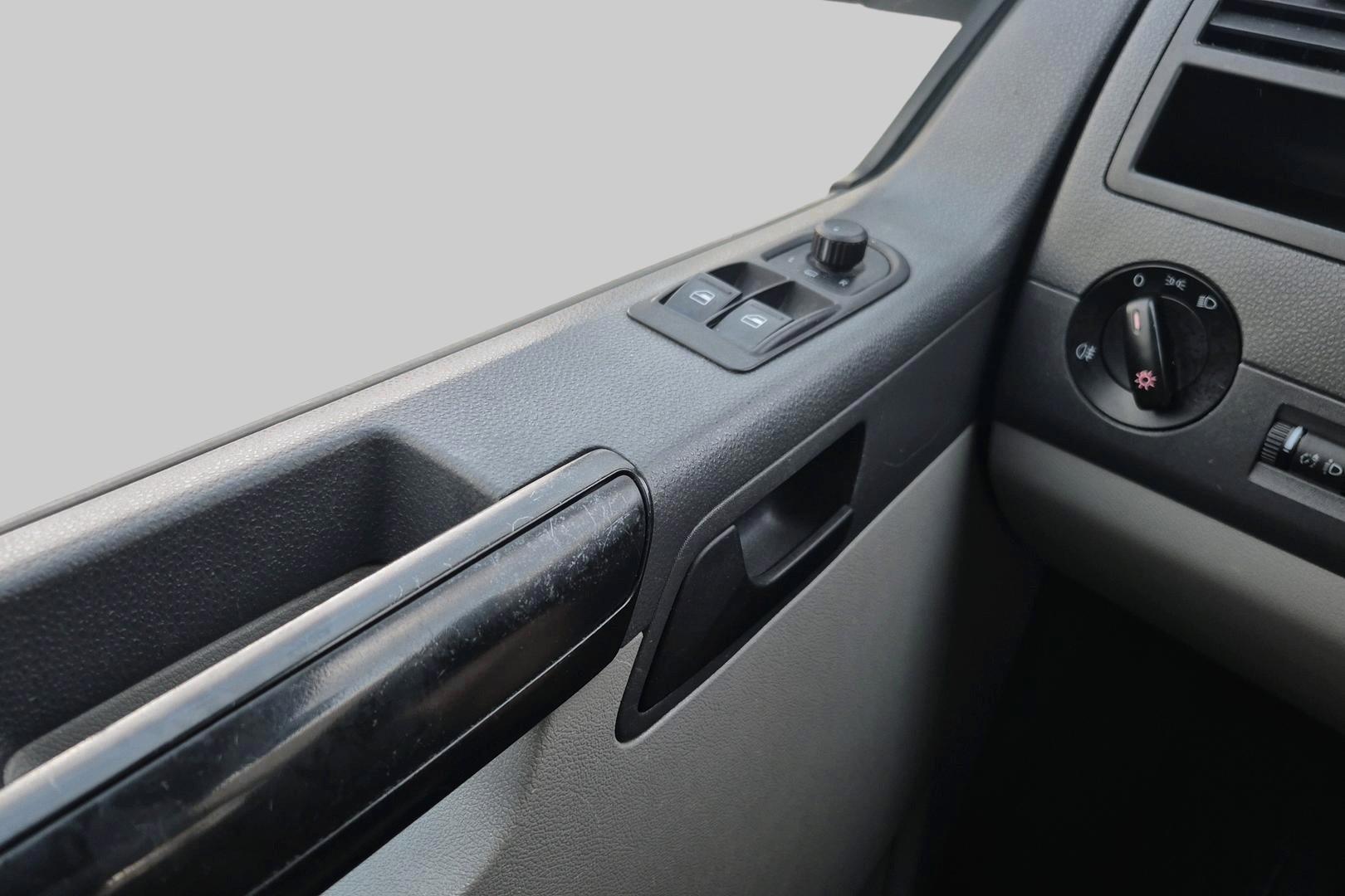 VOLKSWAGEN Transporter 2013