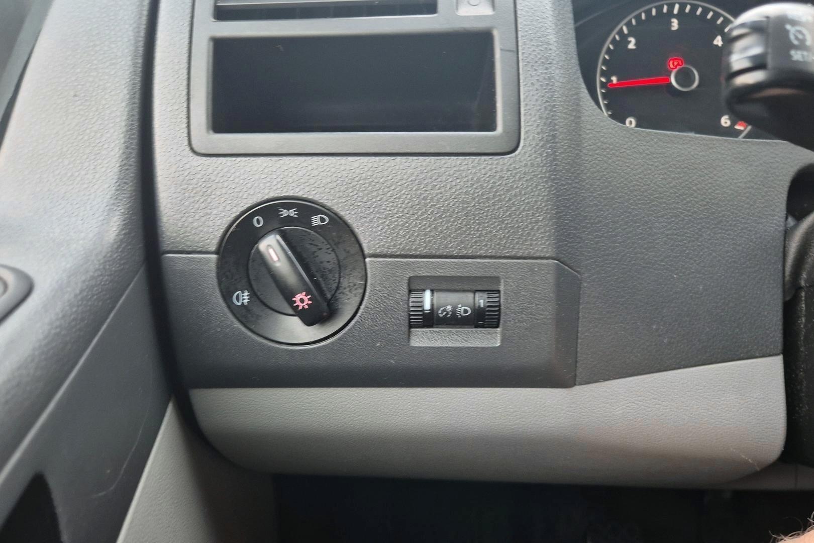 VOLKSWAGEN Transporter 2013
