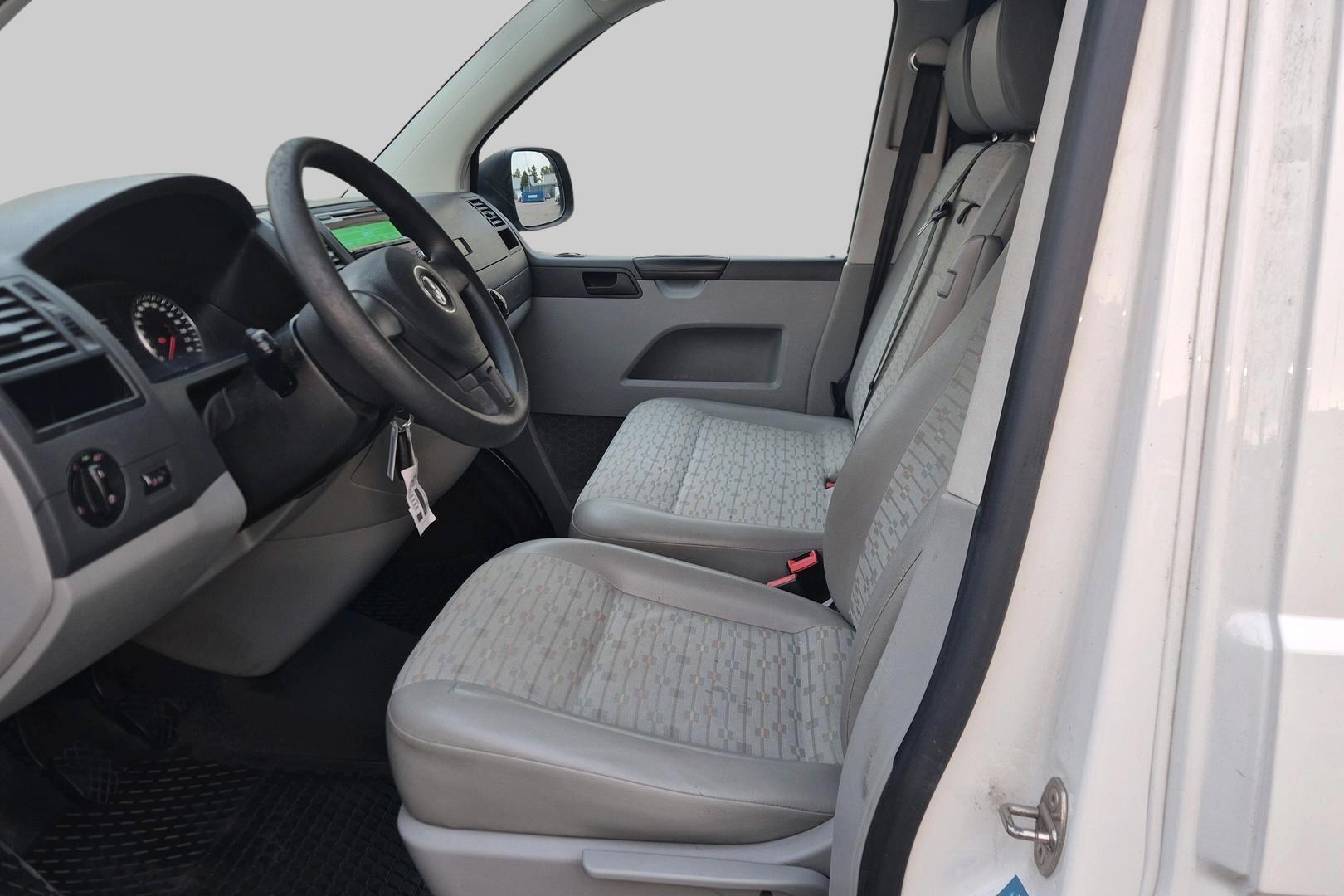 VOLKSWAGEN Transporter 2013