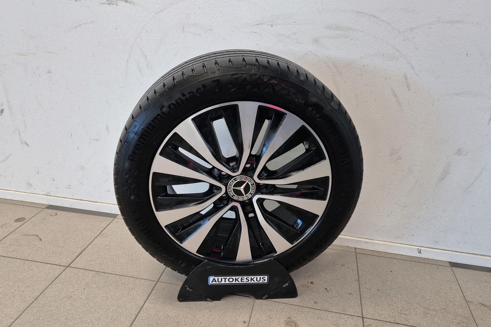MERCEDES-BENZ A 2021