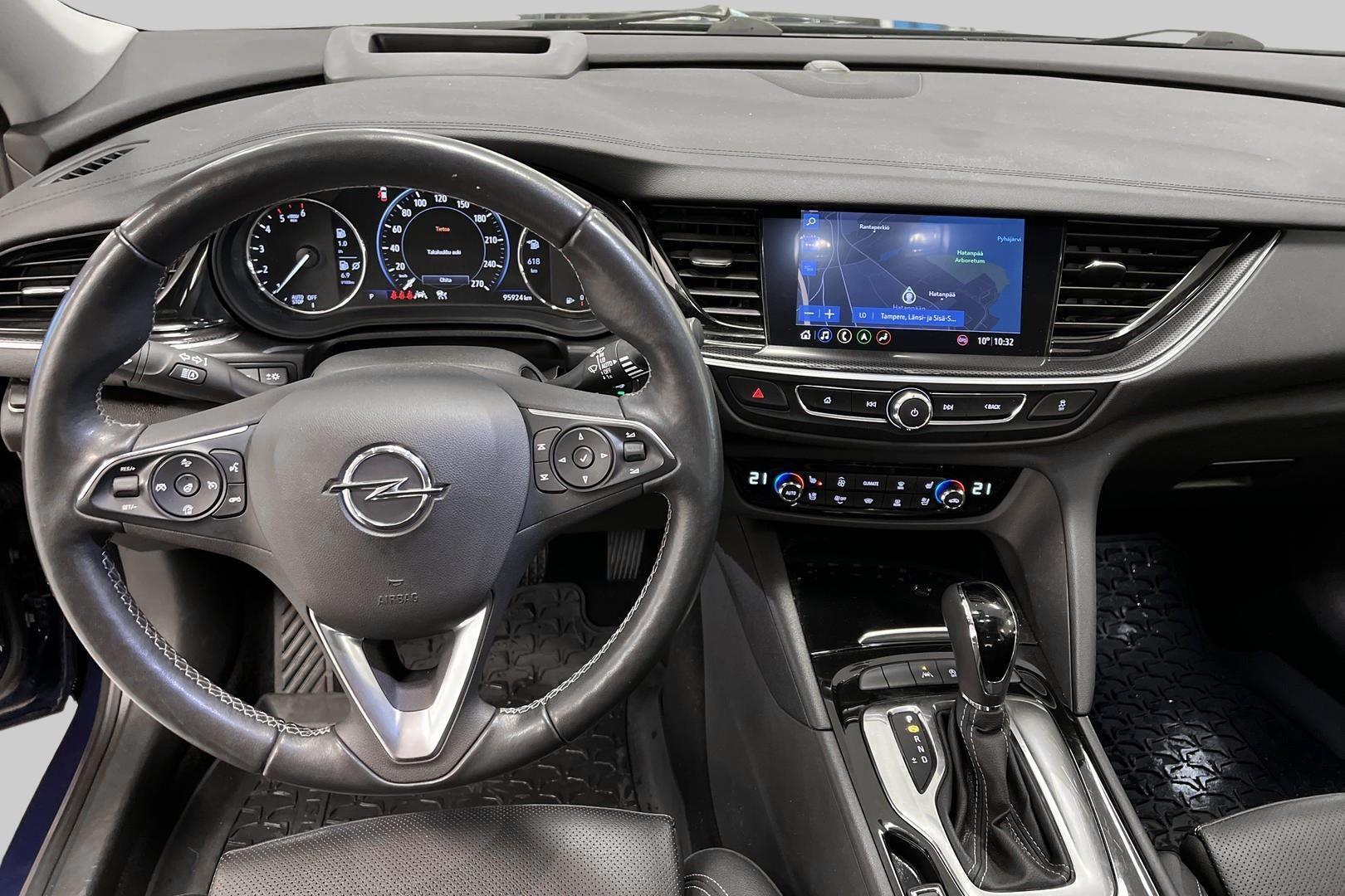 OPEL Insignia 2022