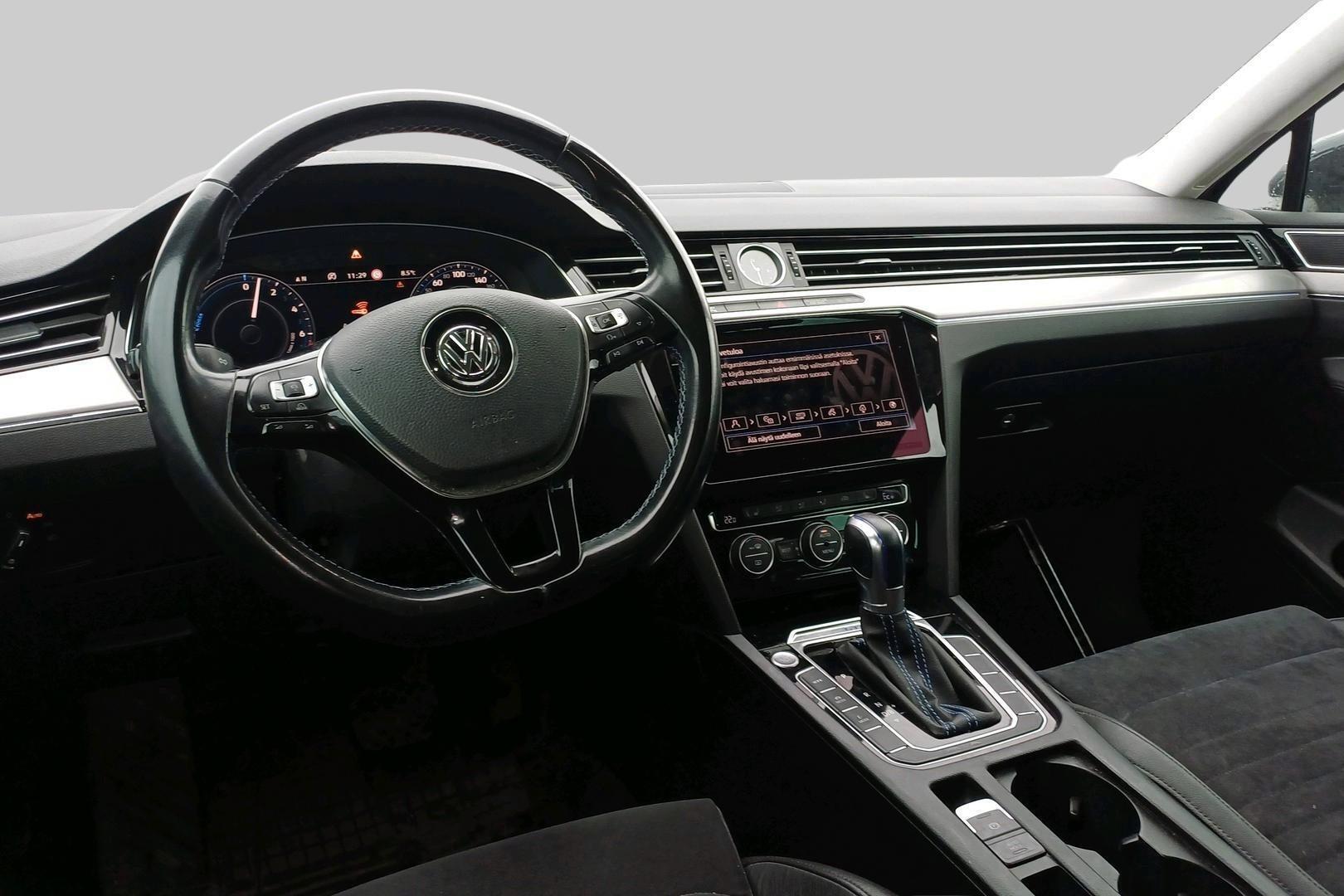 VOLKSWAGEN Passat 2017