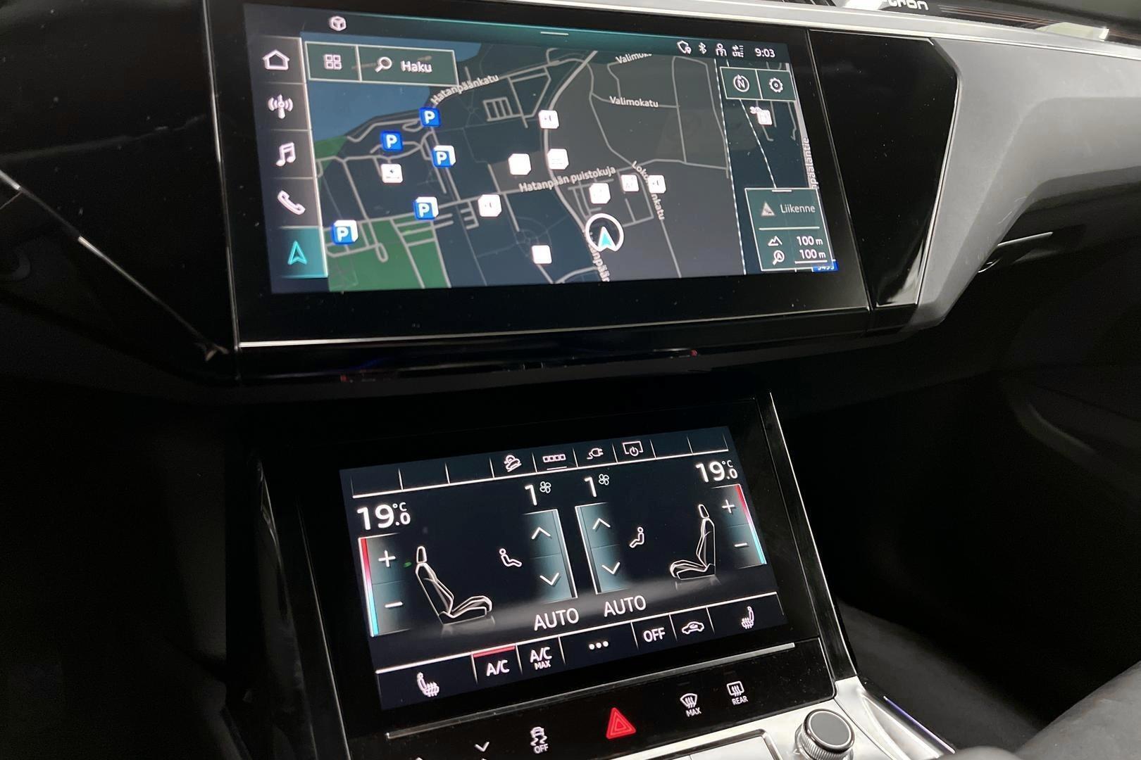 AUDI e-tron 2022
