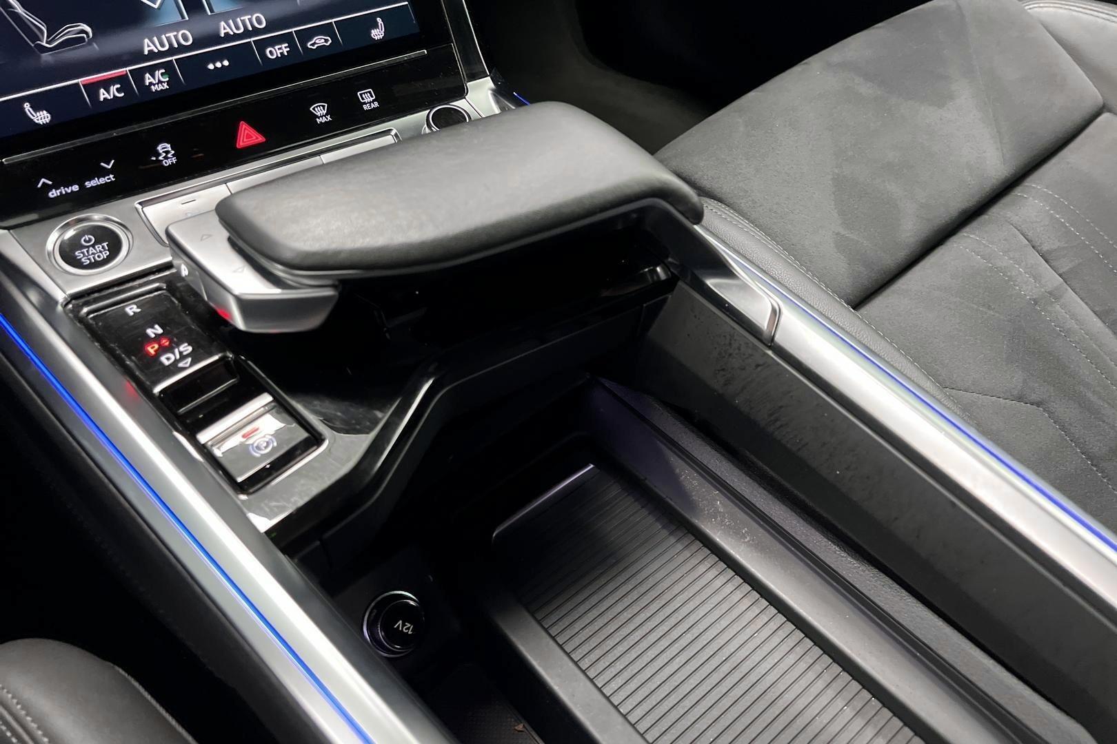 AUDI e-tron 2022