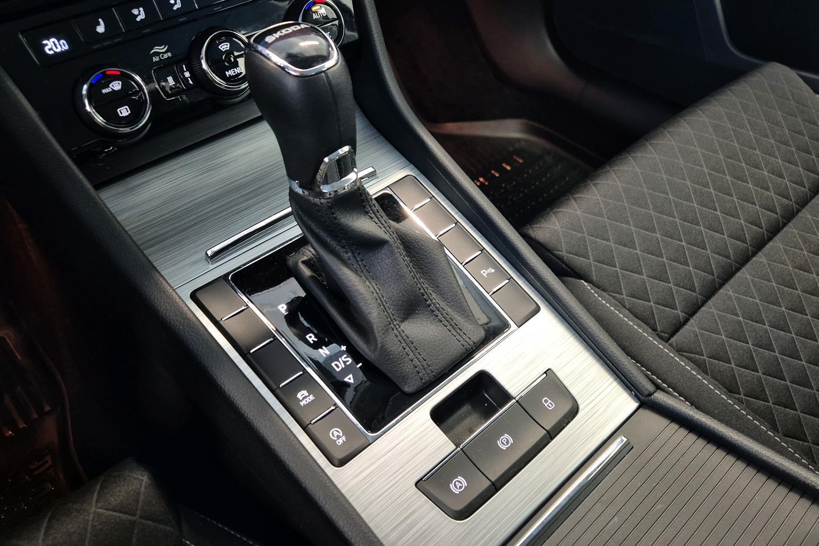 SKODA Superb 2023