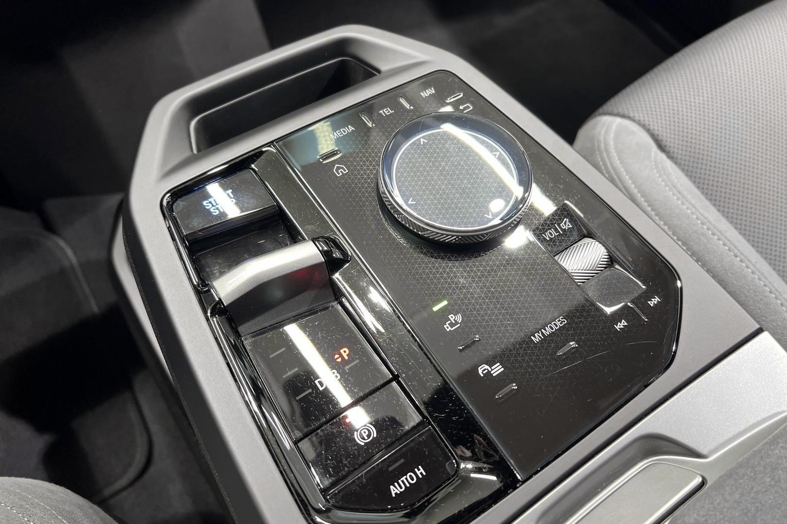BMW IX 2026